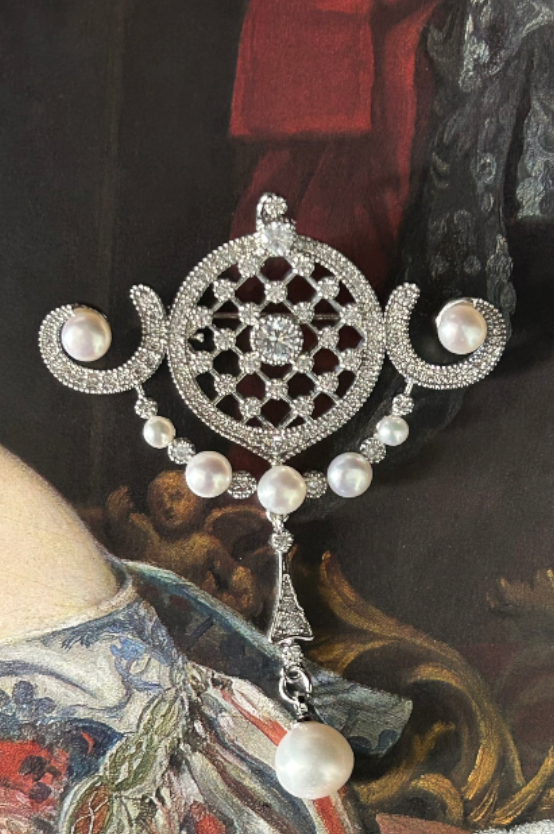 The Satin Rhythm Palace Brooch Cum Pendant