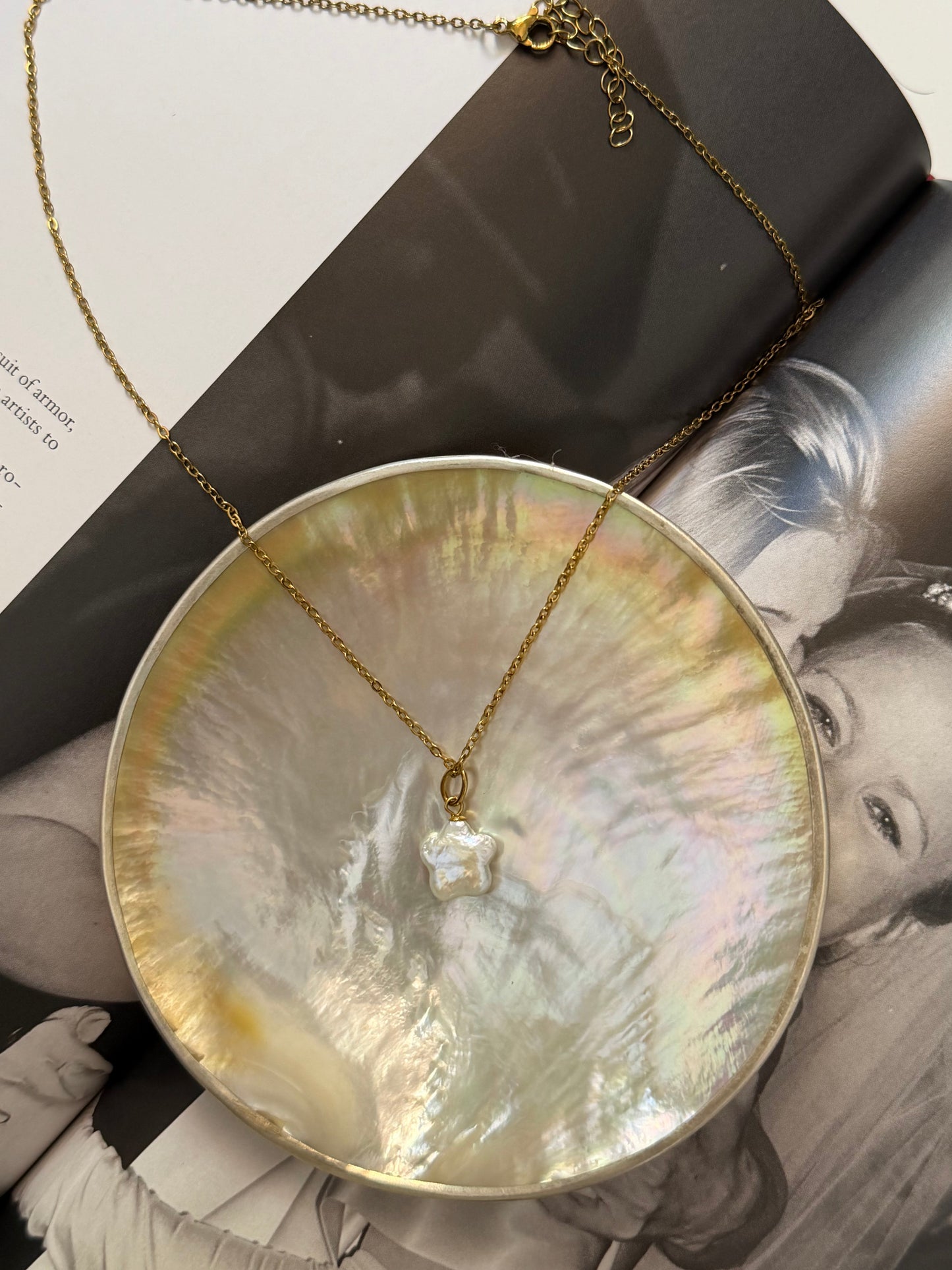 Lily Pearl Necklace