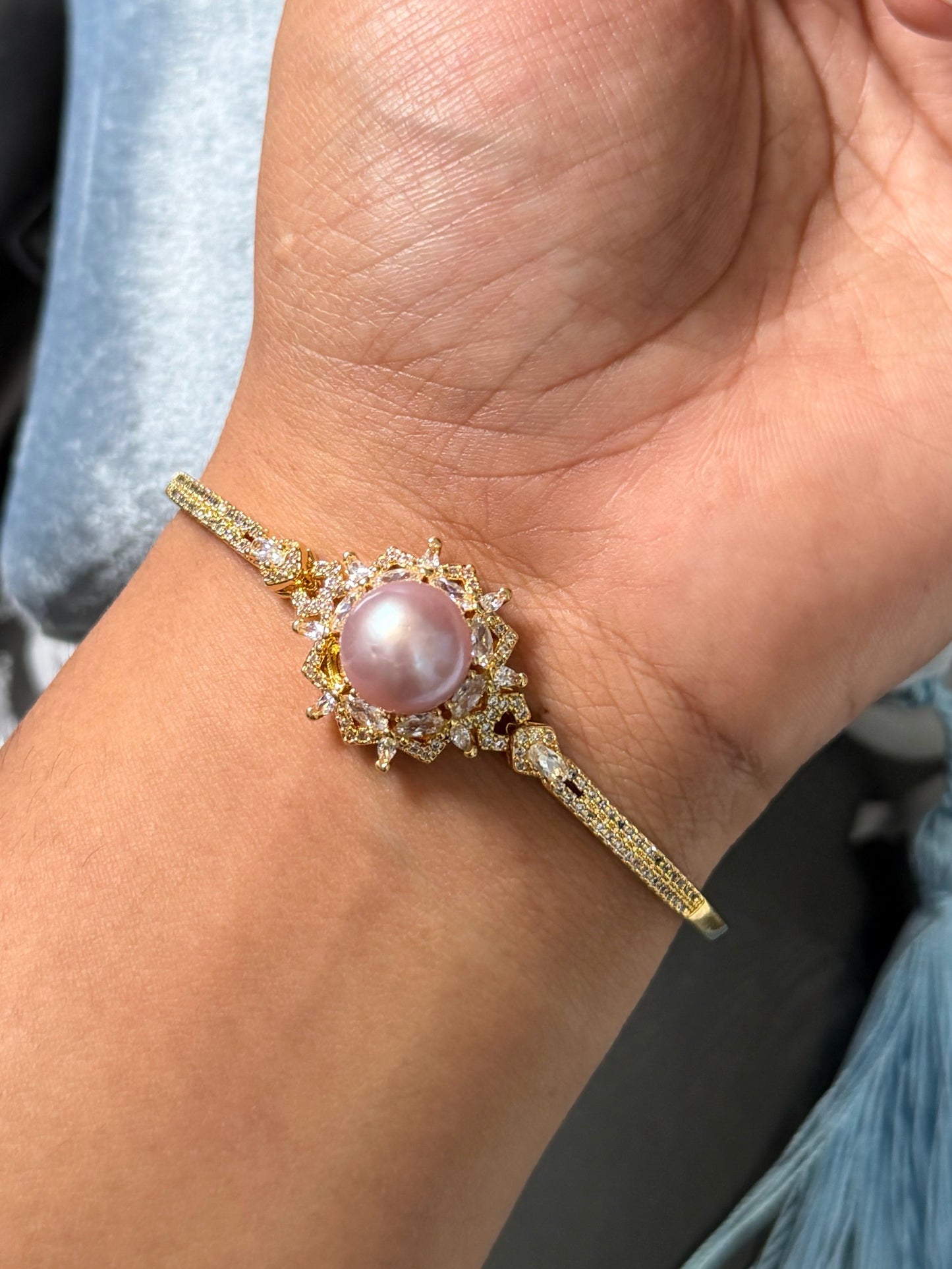 Evelyne Pearl Bracelet