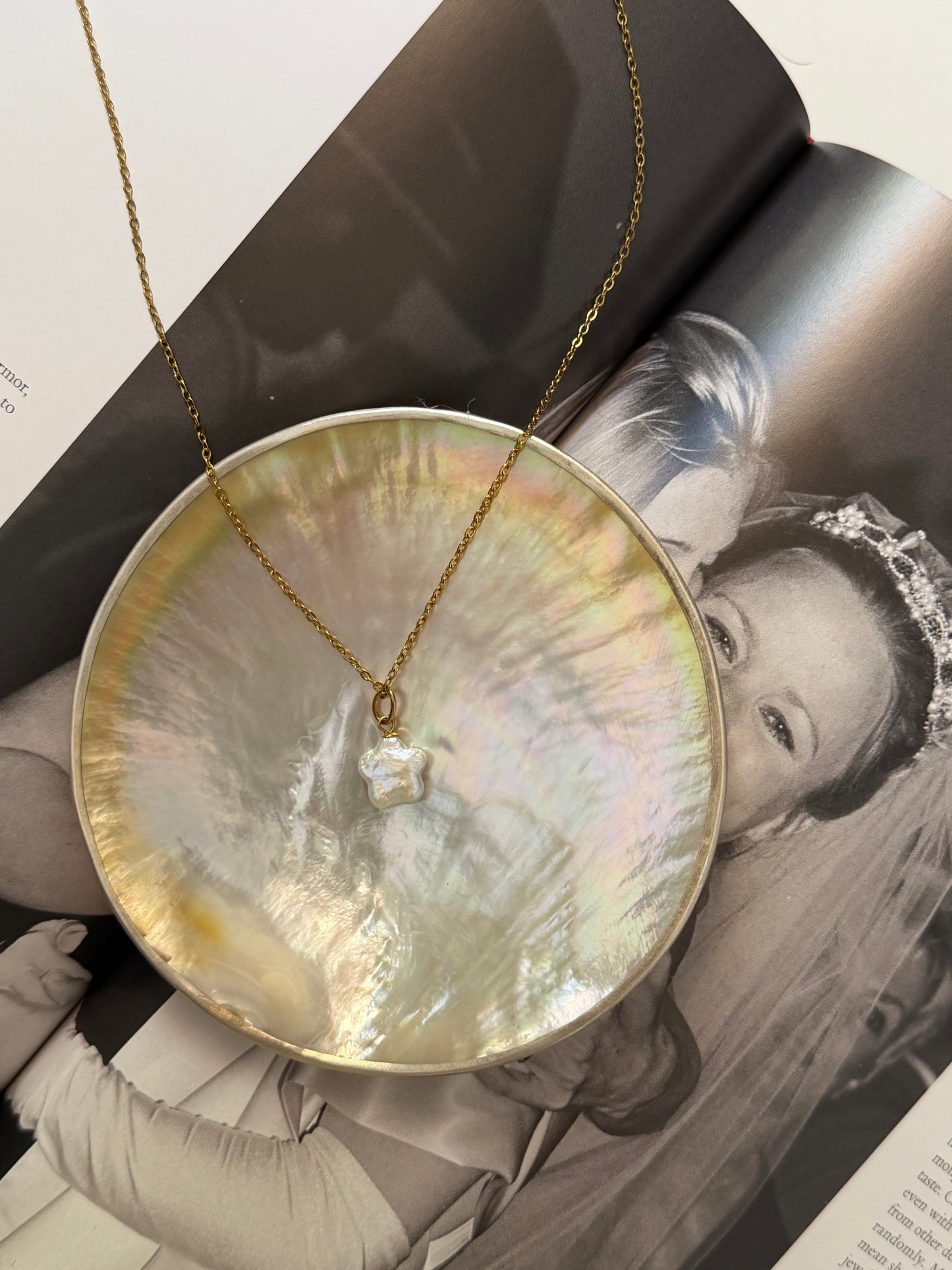 Lily Pearl Necklace