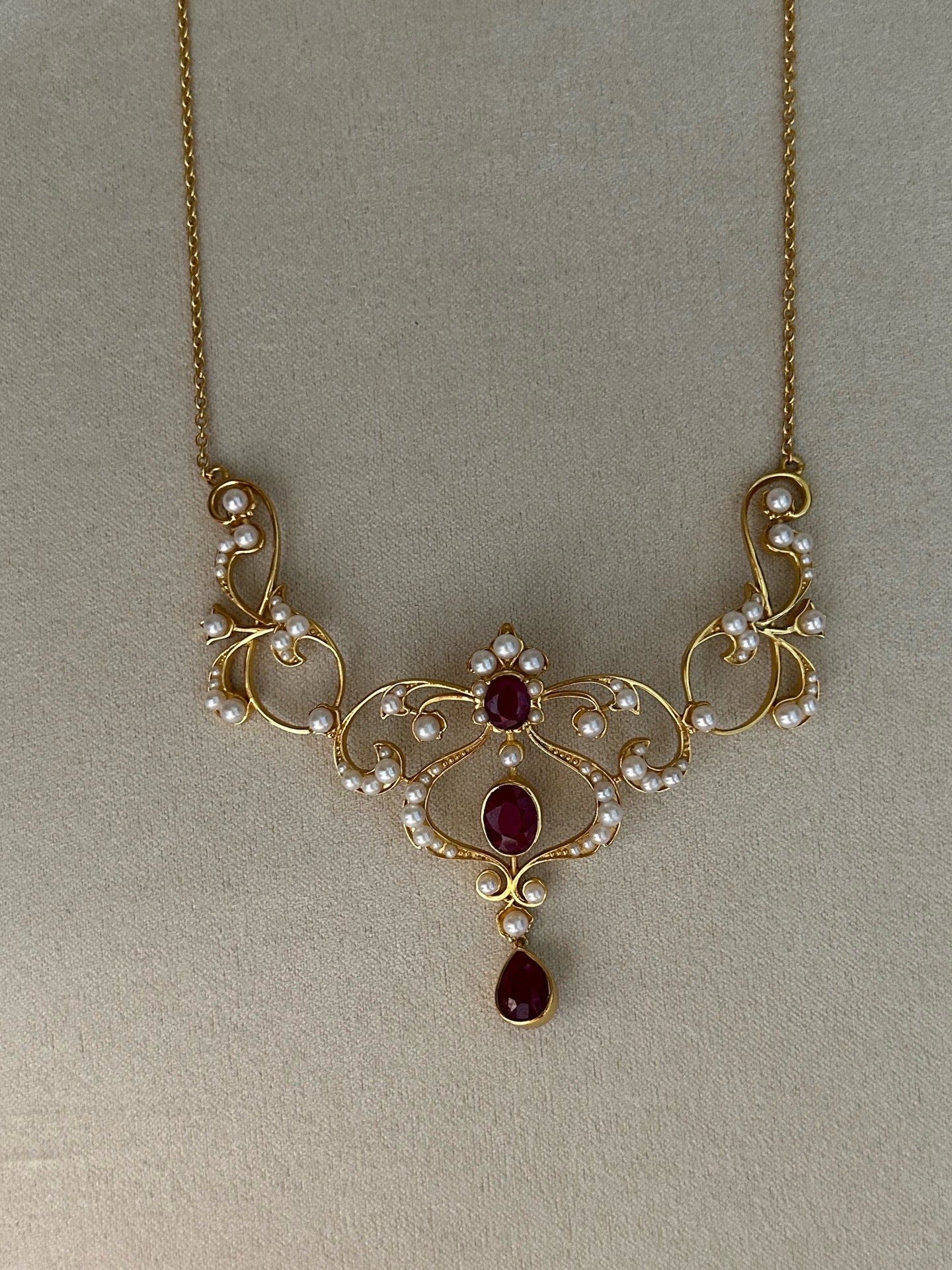 Nouvelle Vine Scroll Lavaliere ~ S925 Gold Plated