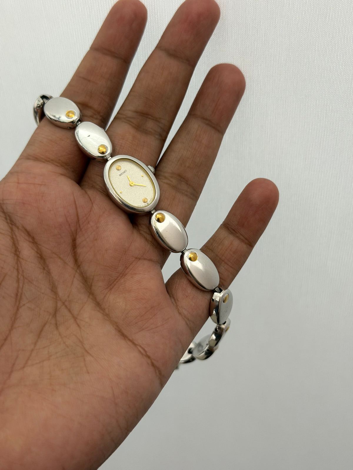Vintage Seiko Pebble Oval Link Quartz Watch