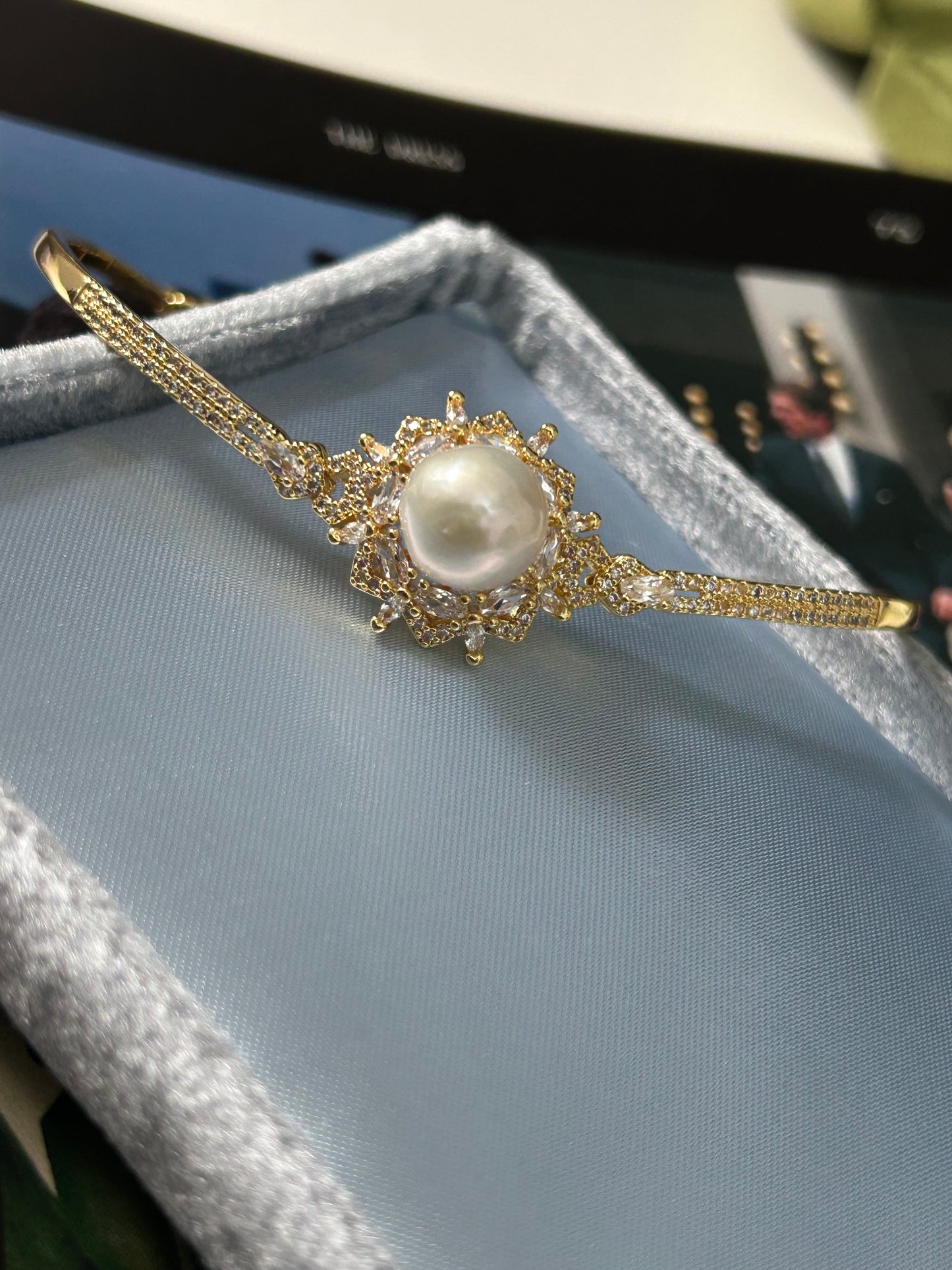 Evelyne Pearl Bracelet
