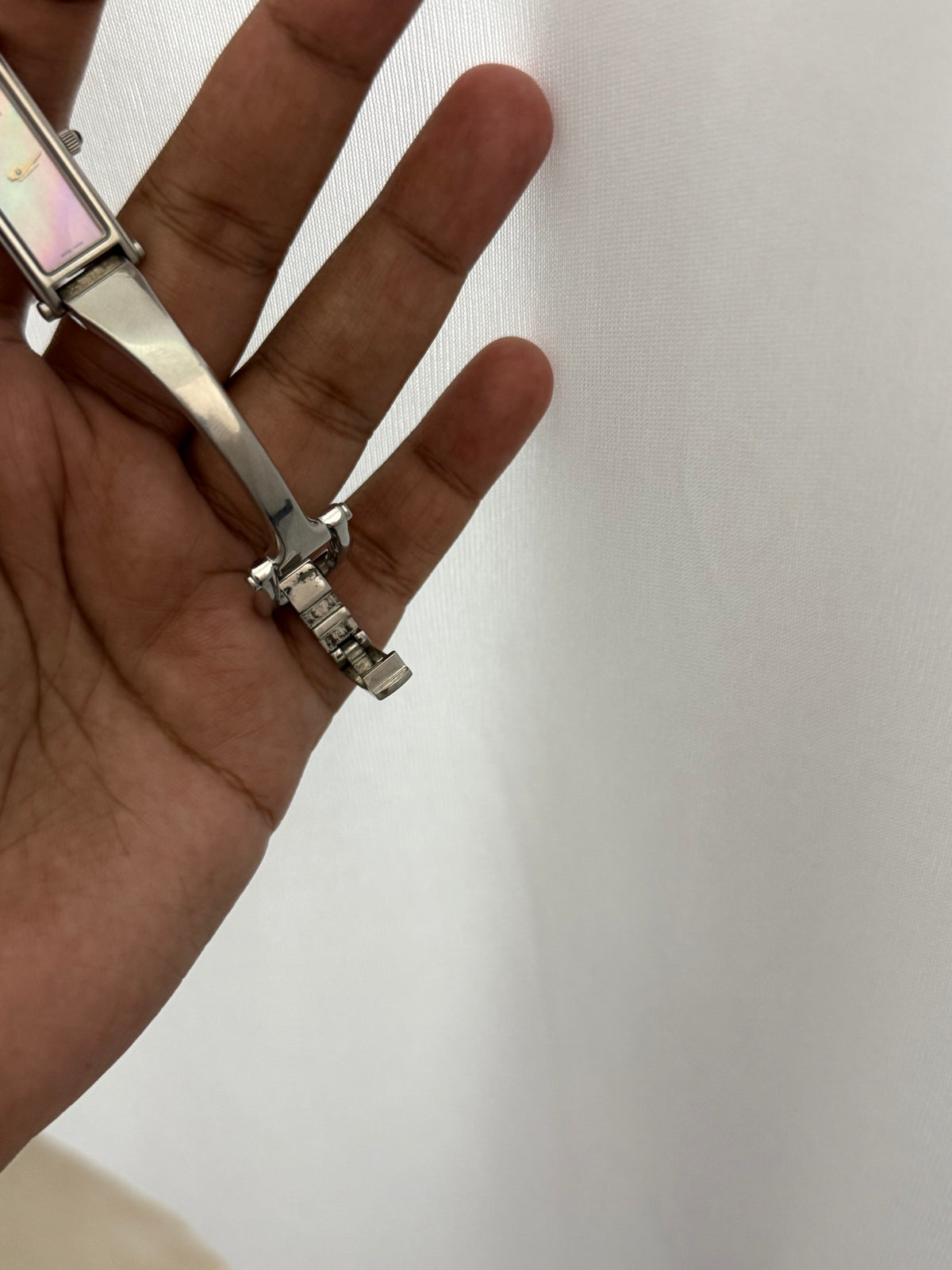 Vintage Gucci 1500L Pink Iridescent Dial Silver Tone Watch