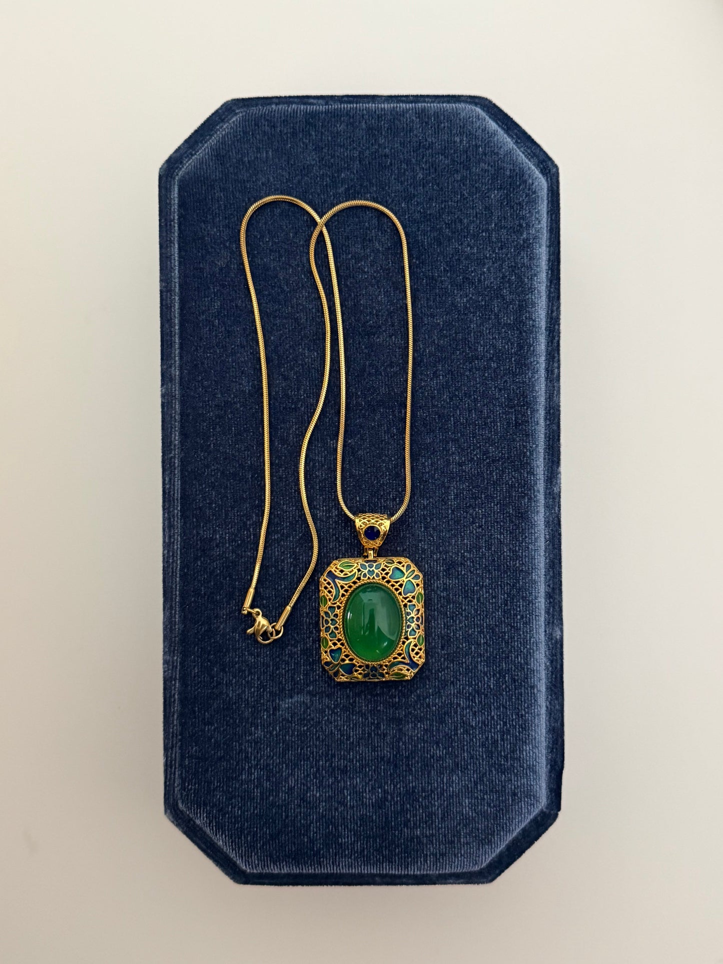 Aarna Green Onyx Agate Pendant Necklace