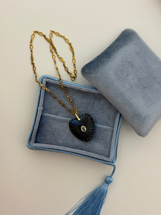 Heart Bloom Labradorite Necklace
