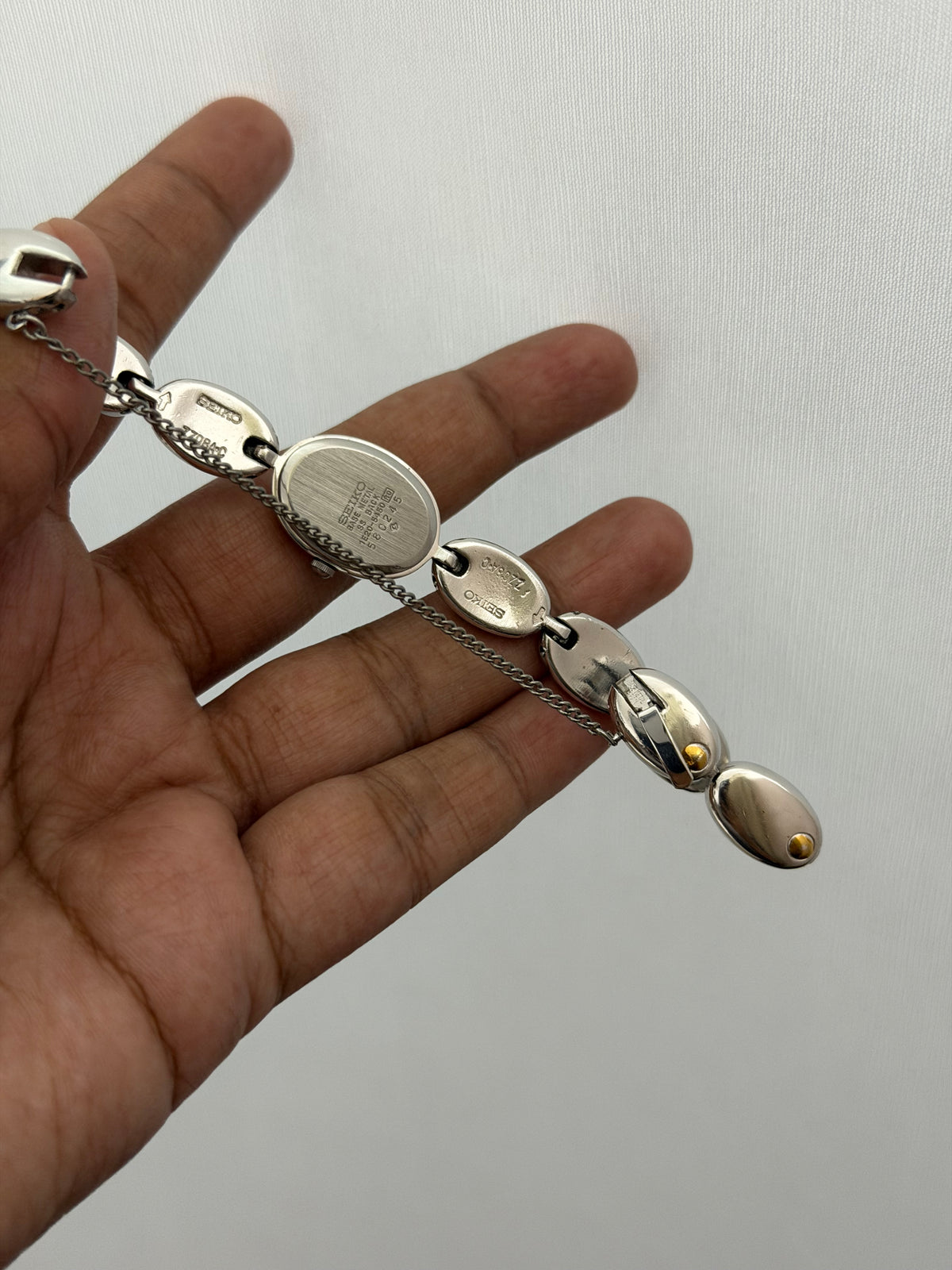 Vintage Seiko Pebble Oval Link Quartz Watch