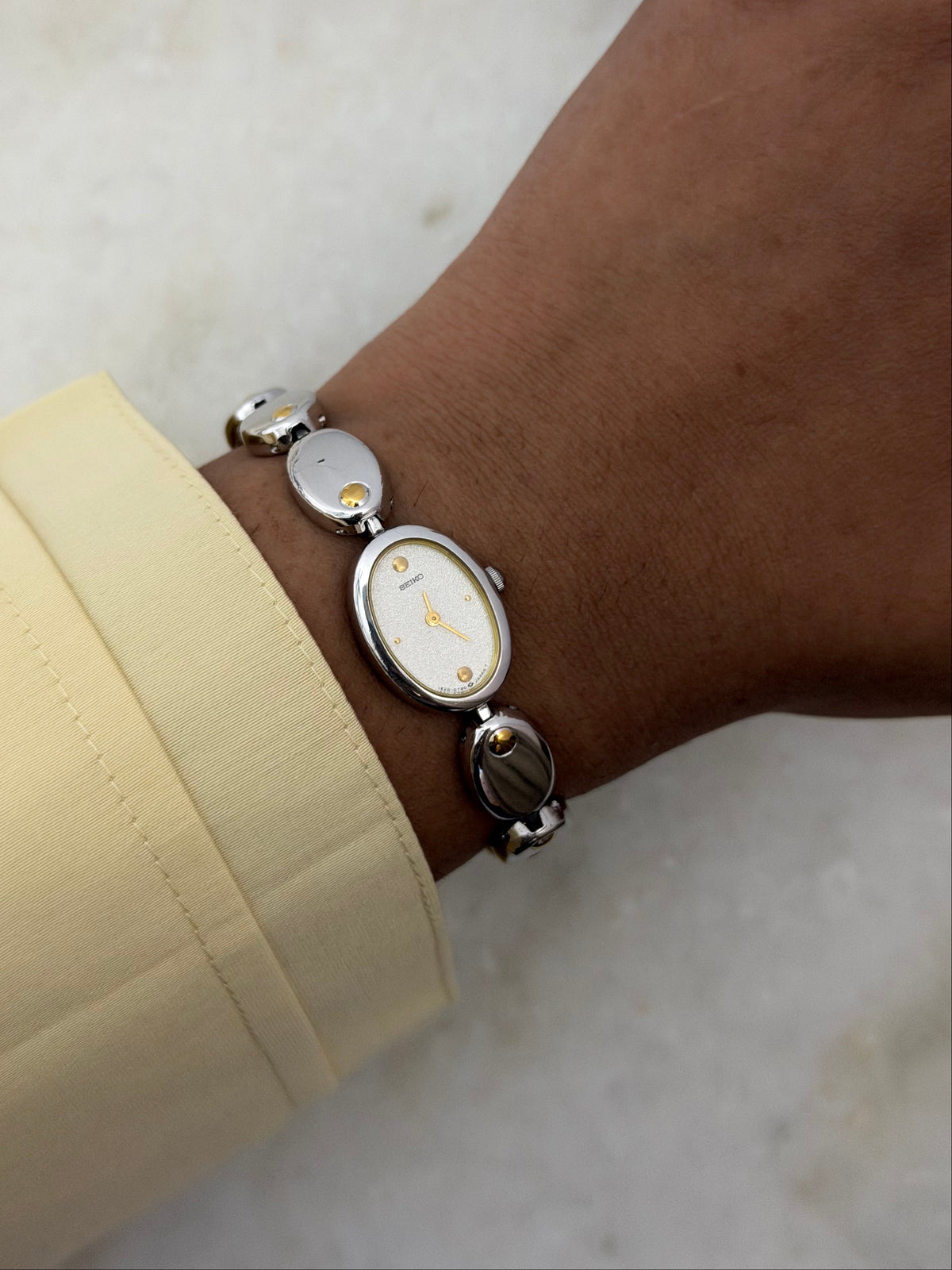 Vintage Seiko Pebble Oval Link Quartz Watch