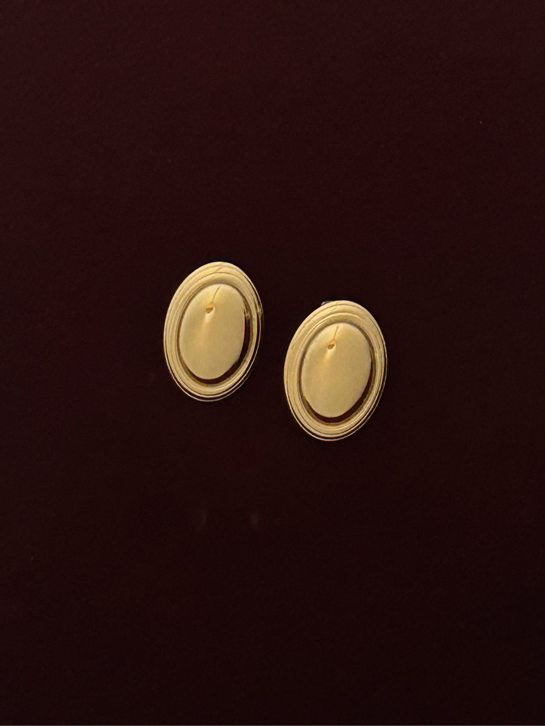 Vel Gold Oval Stud Earrings