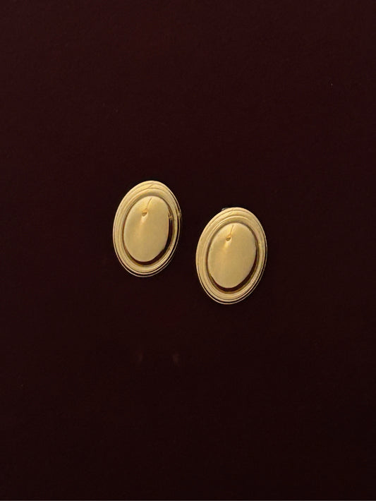 Vel Gold Oval Stud Earrings