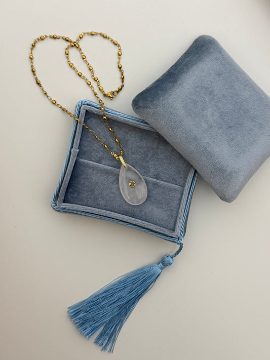 Neer Quartz Crystal Pendnat Necklace