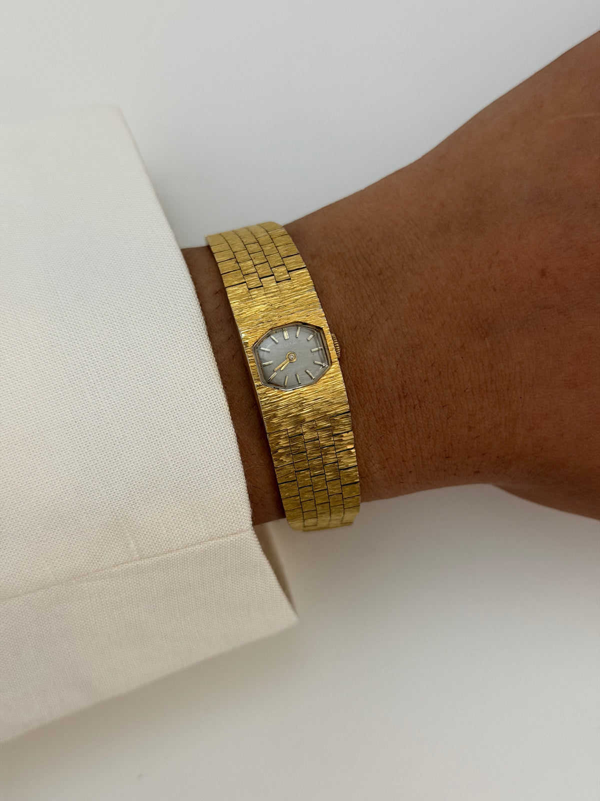 Vintage AVIA Incabloc Swiss Wind-Up Cocktail Watch