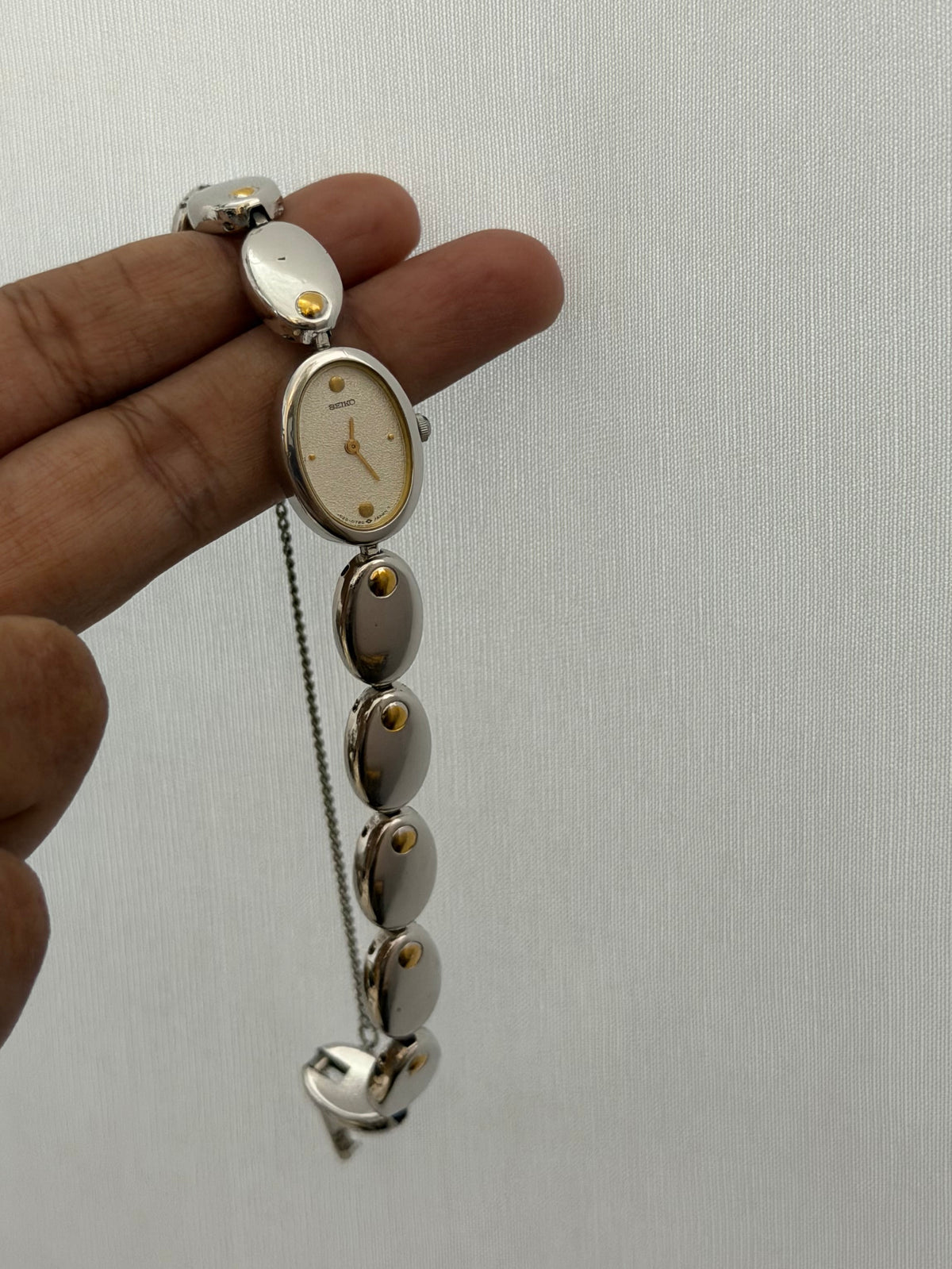 Vintage Seiko Pebble Oval Link Quartz Watch