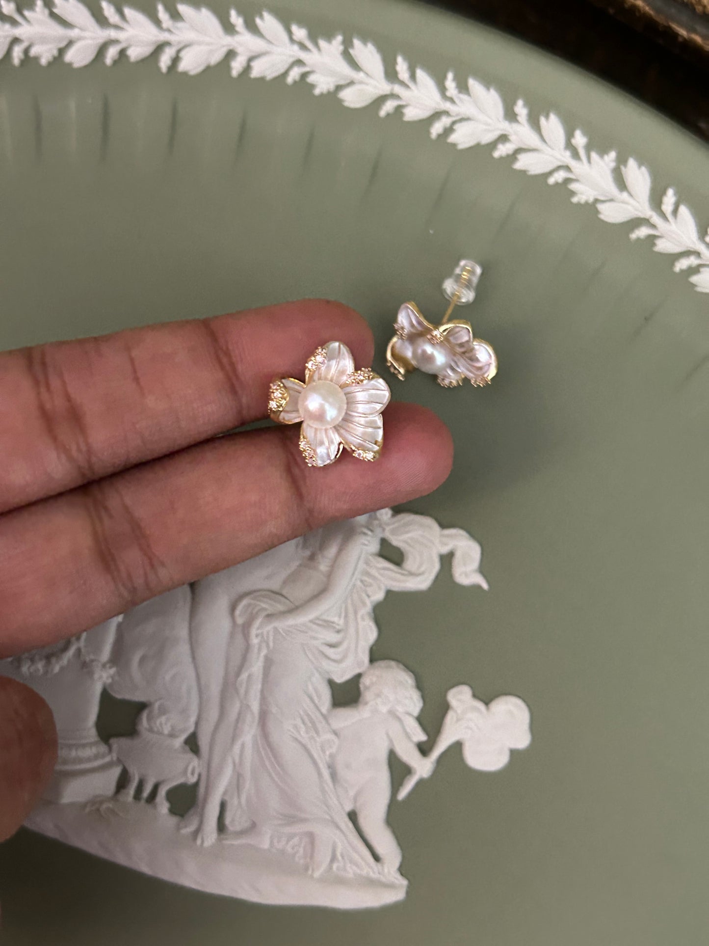 Aurelia Baroque Pearl Necklace & Earrings Set