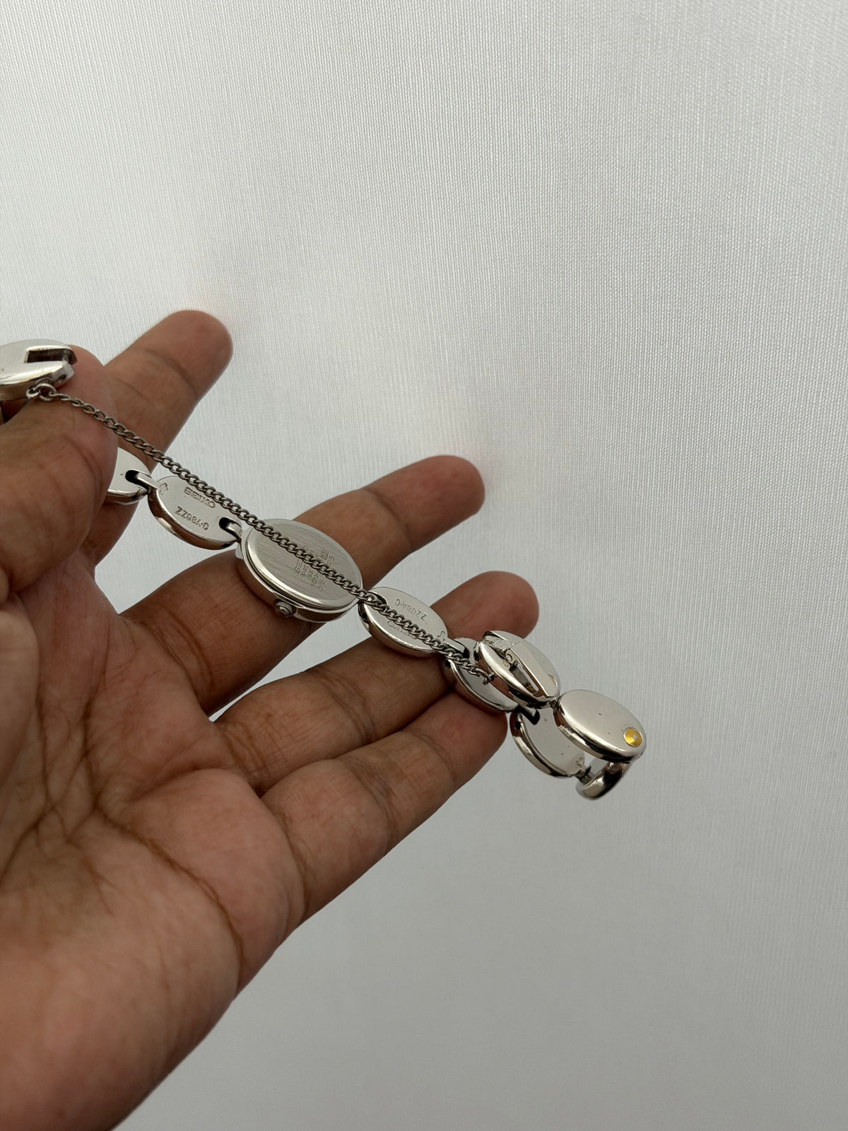 Vintage Seiko Pebble Oval Link Quartz Watch