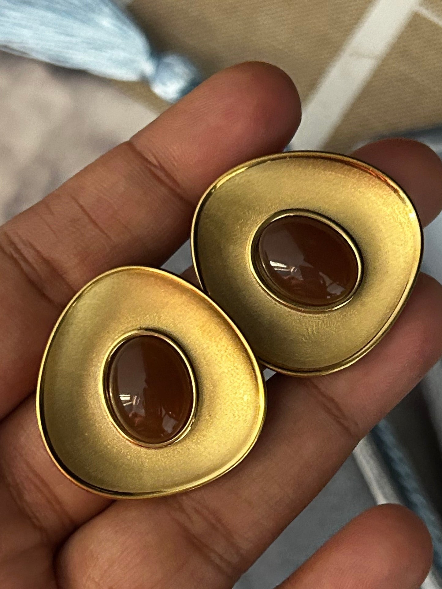 Scarlet Cinnamon Stud Earrings