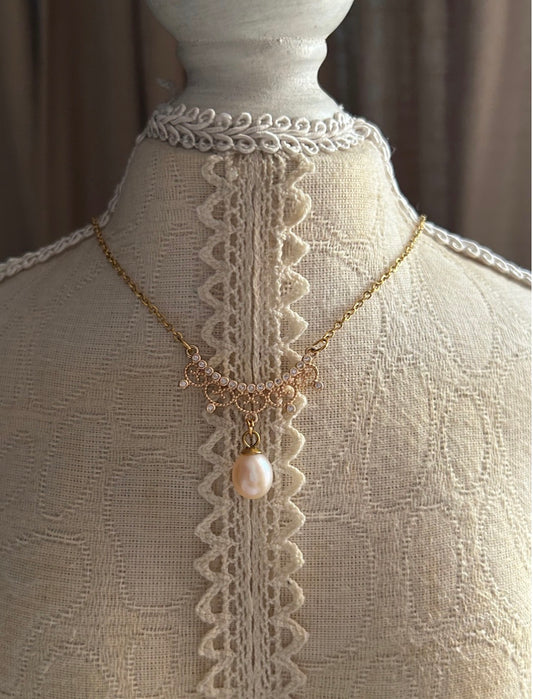 Daphne Pearl Necklace