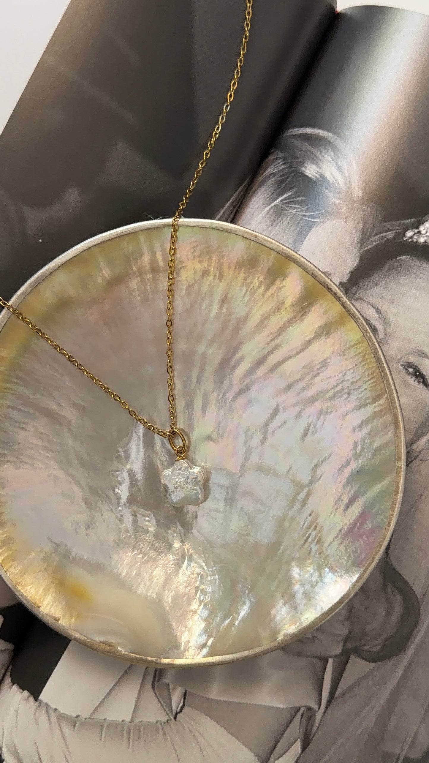 Lily Pearl Necklace