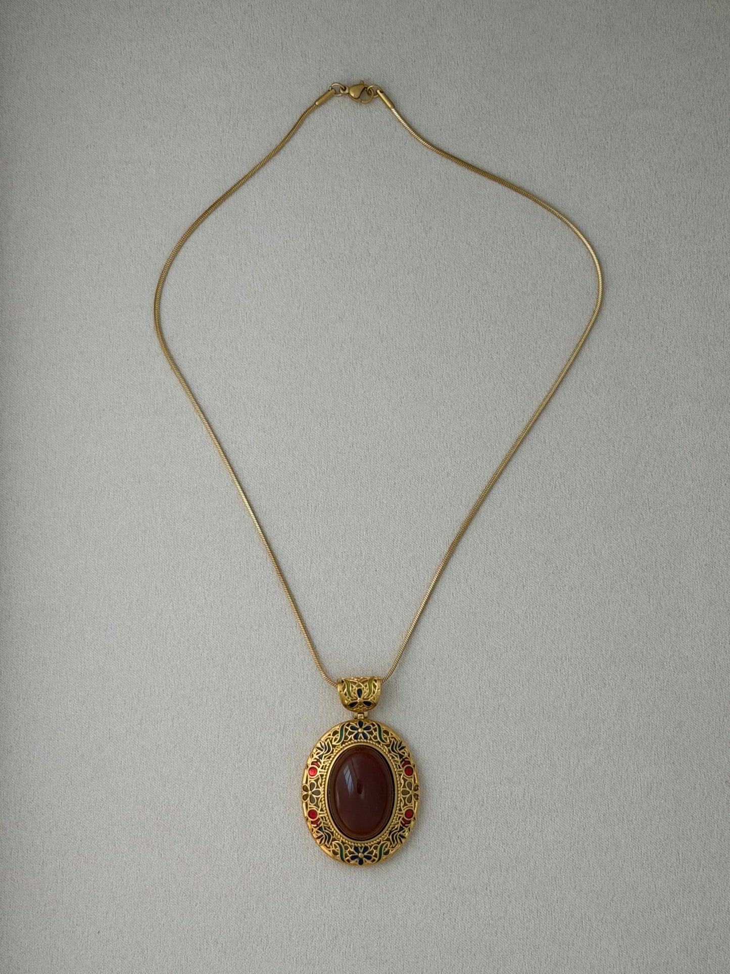 Belladonna Agate Medallion Necklace