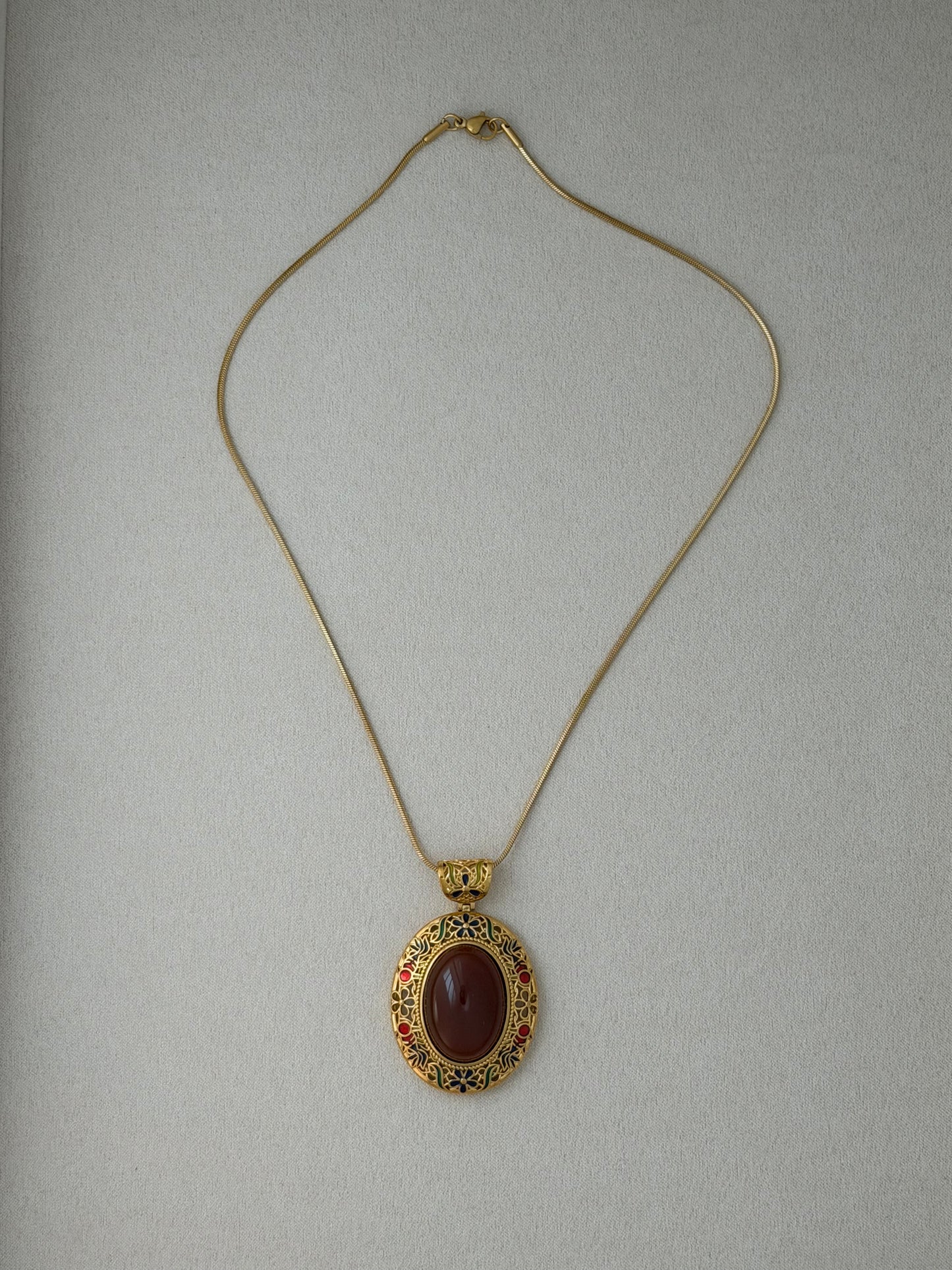 Belladonna Agate Medallion Necklace
