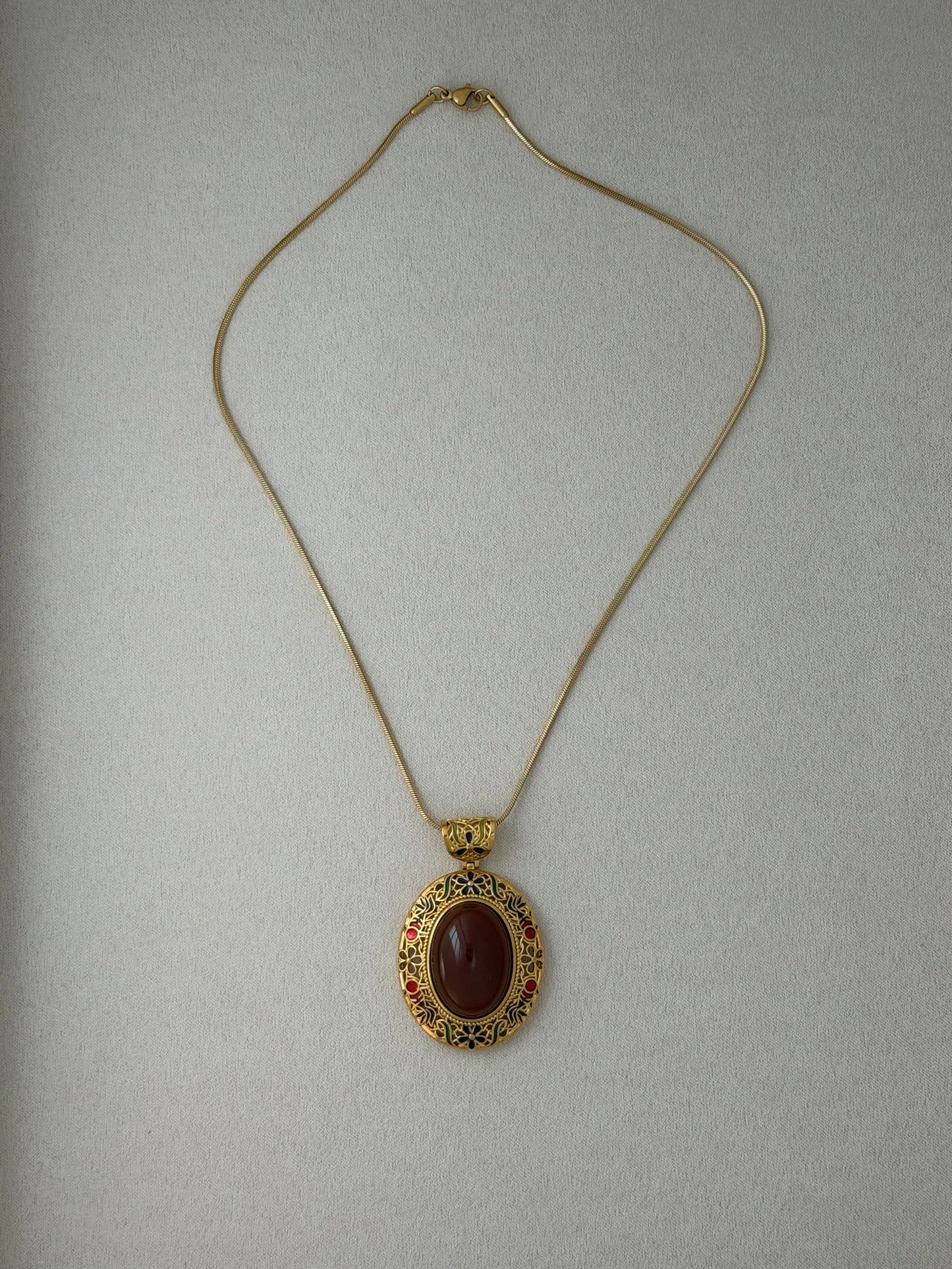 Belladonna Agate Medallion Necklace