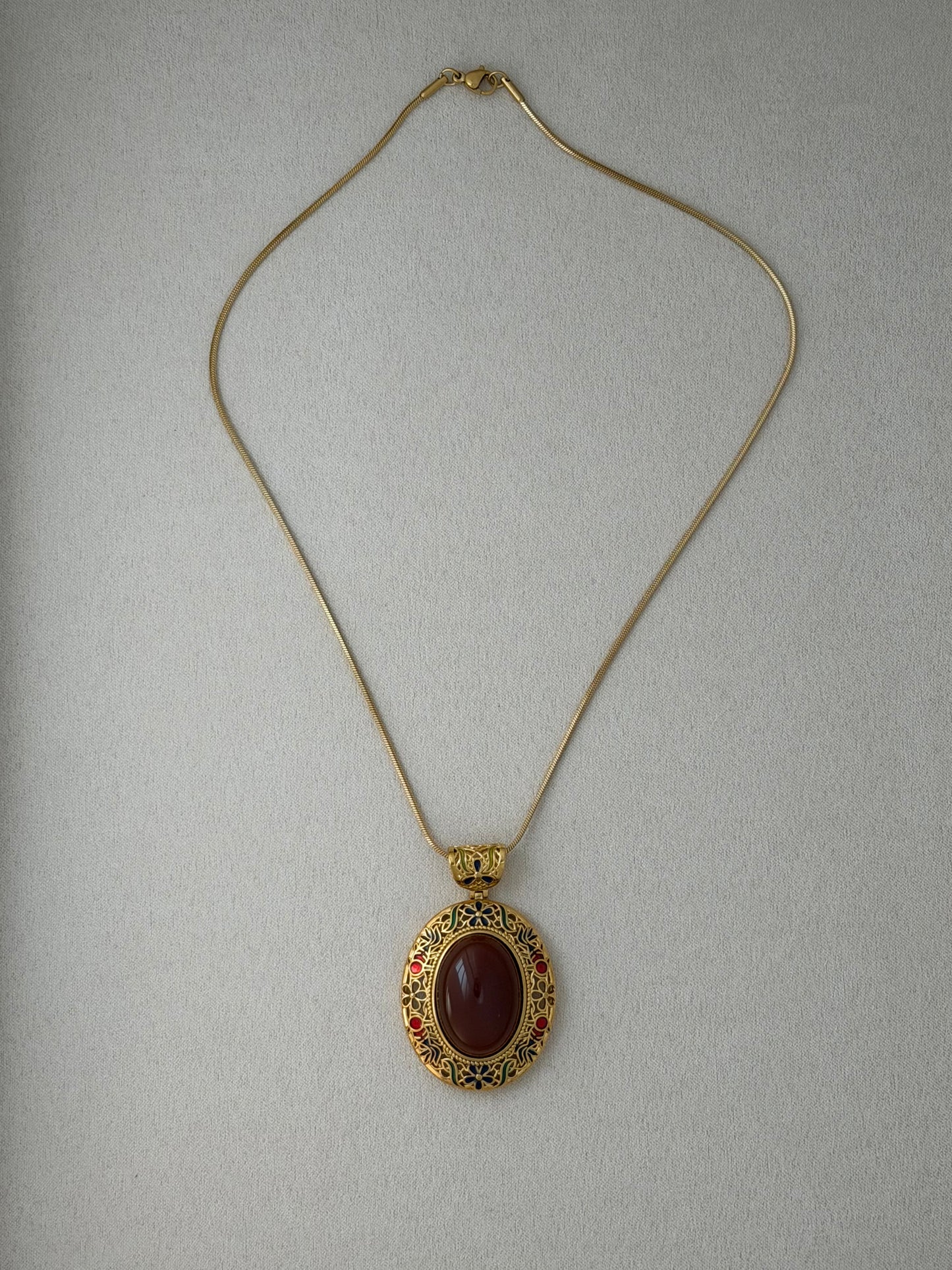 Belladonna Agate Medallion Necklace
