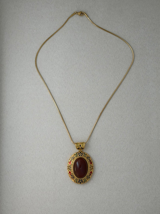 Belladonna Agate Medallion Necklace