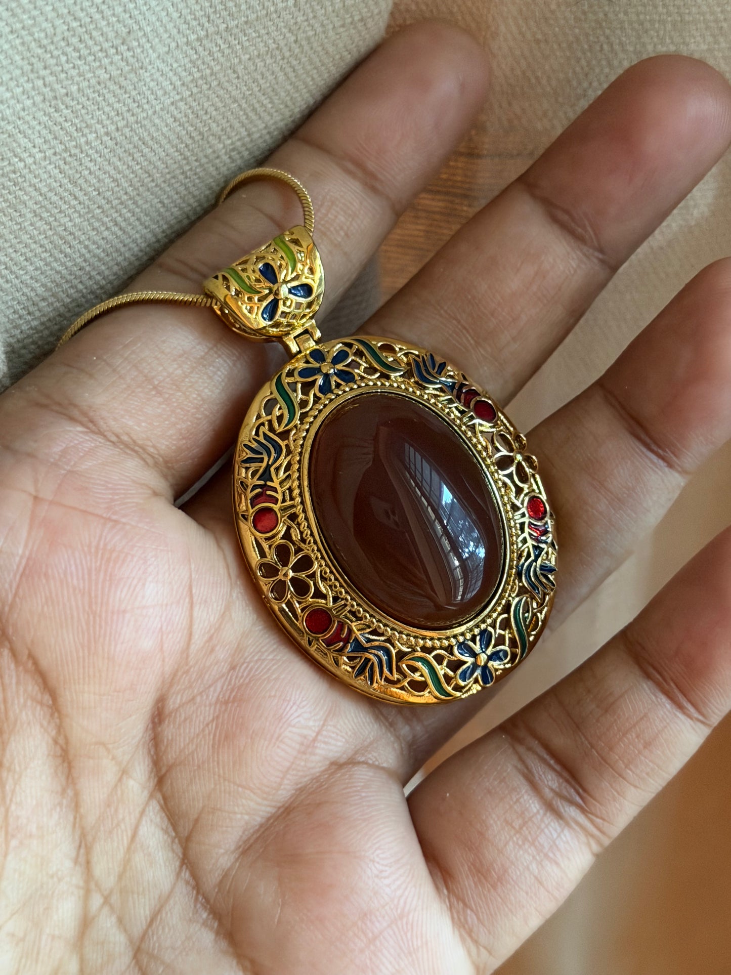 Belladonna Agate Medallion Necklace
