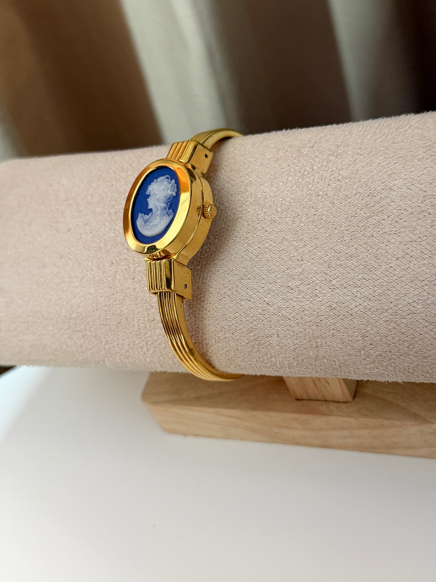 André Mouche Carved Agate Cameo Hidden Dial Watch