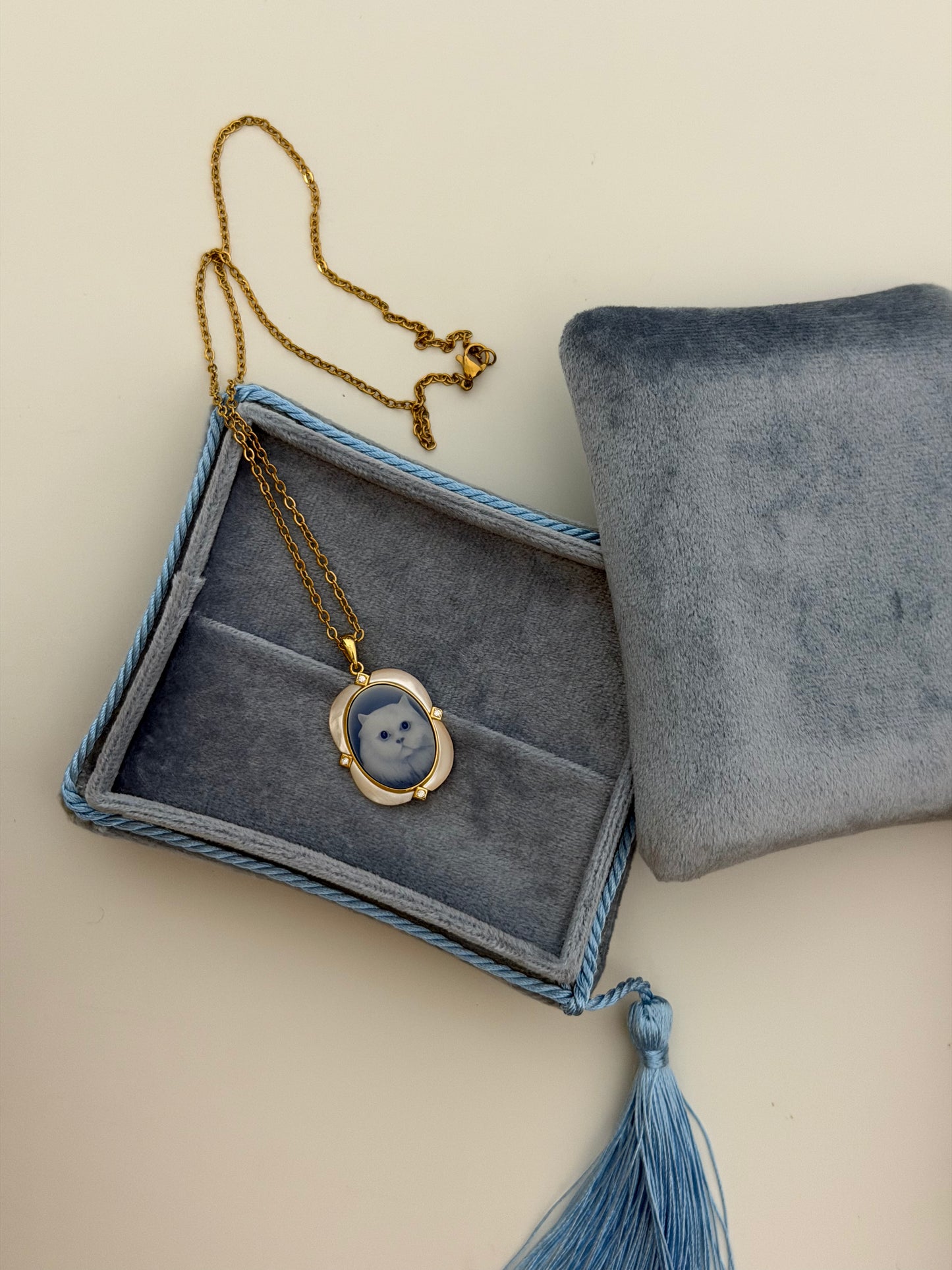 Sterling Silver Agate & MOP Cameo Cat Necklace