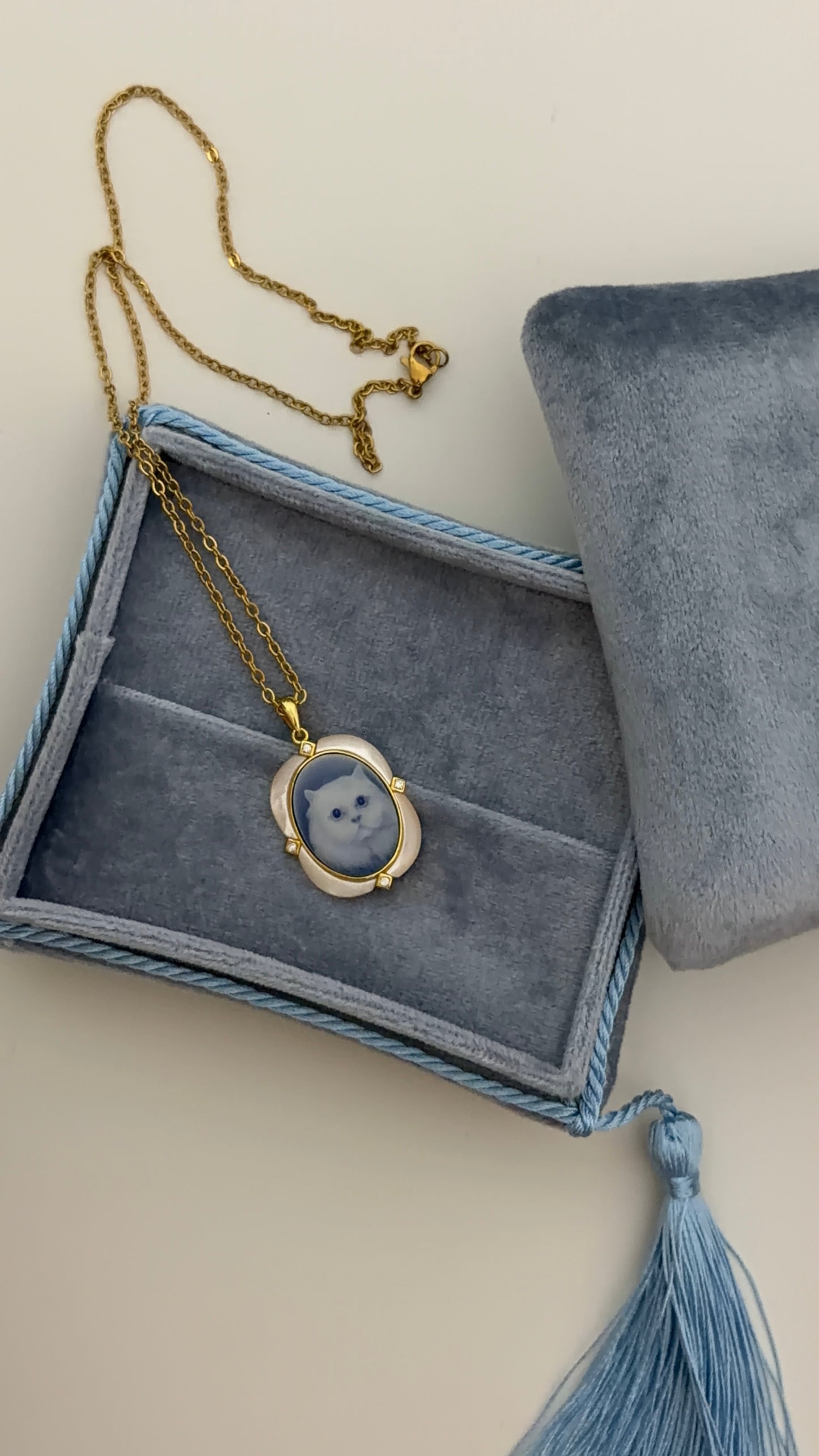 Sterling Silver Agate & MOP Cameo Cat Necklace