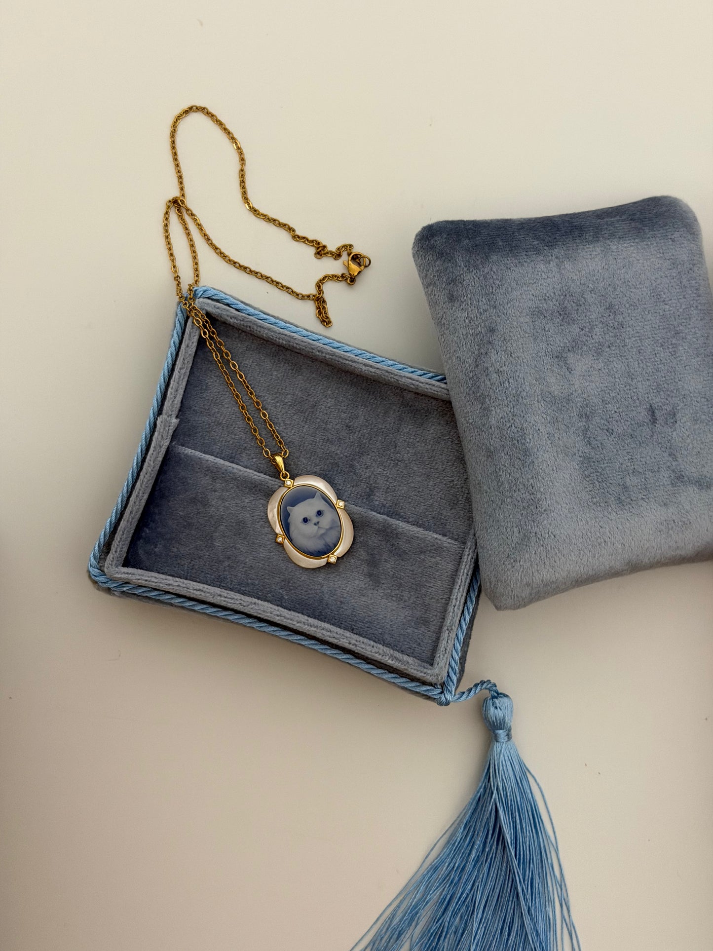 Sterling Silver Agate & MOP Cameo Cat Necklace