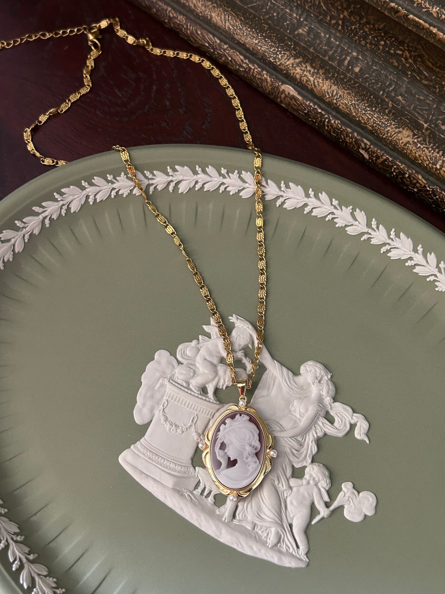 Sterling Silver Agate Cameo Lumachina Necklace