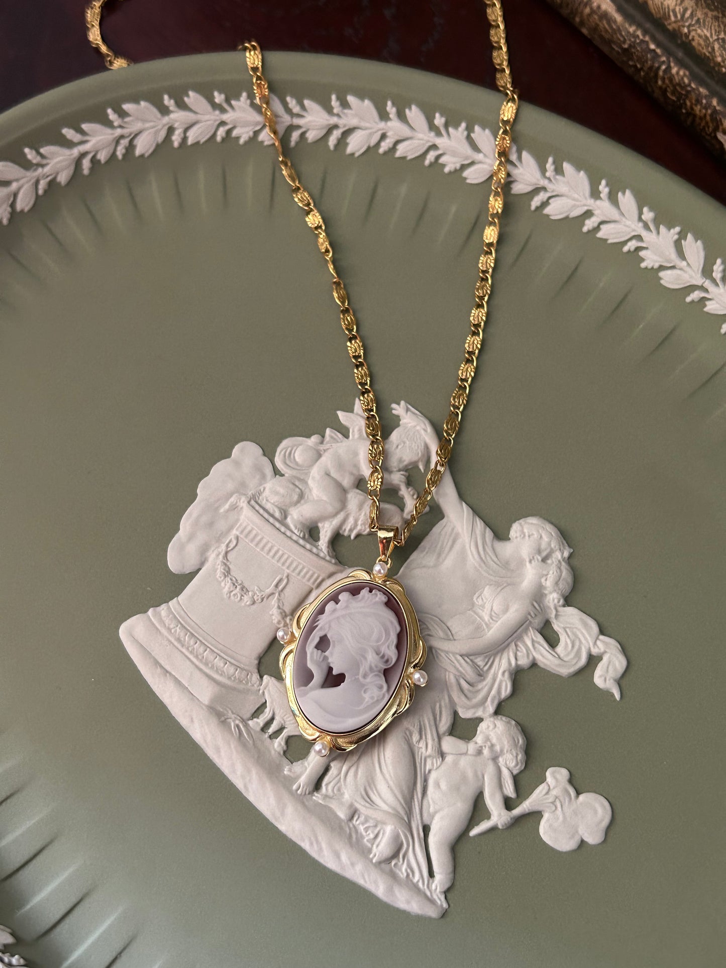 Sterling Silver Agate Cameo Lumachina Necklace