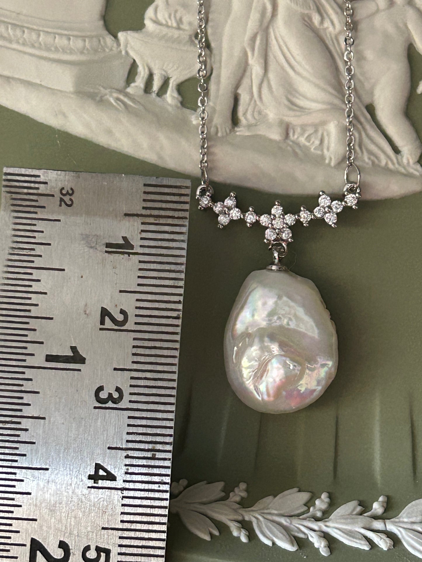 Ophelia Pearl Pendant Necklace