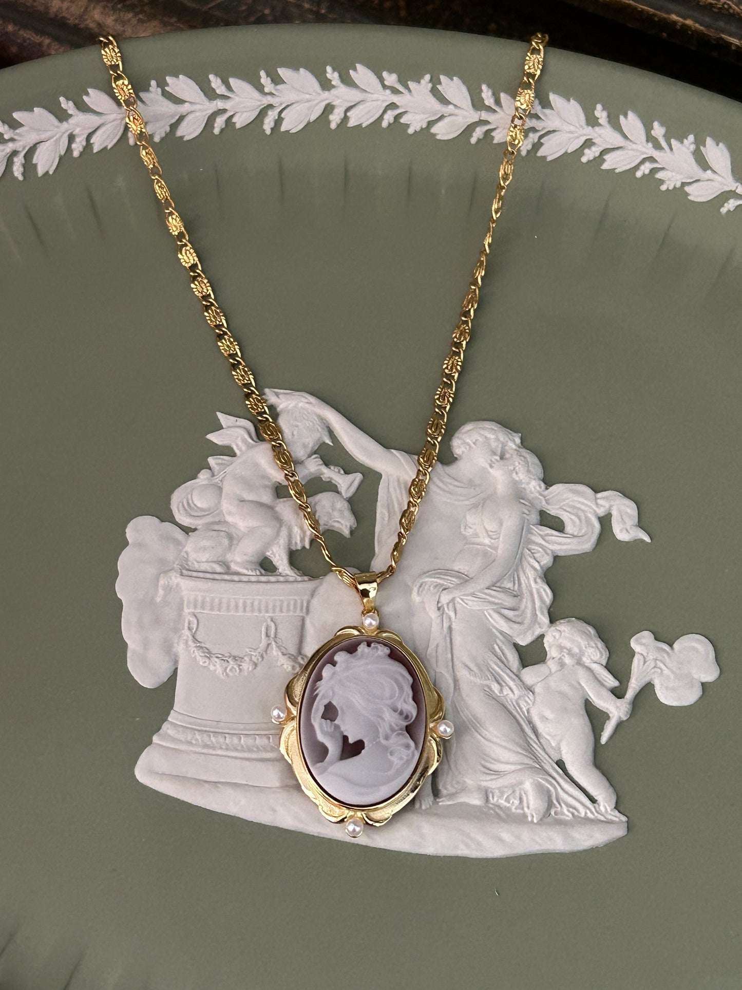 Sterling Silver Agate Cameo Lumachina Necklace