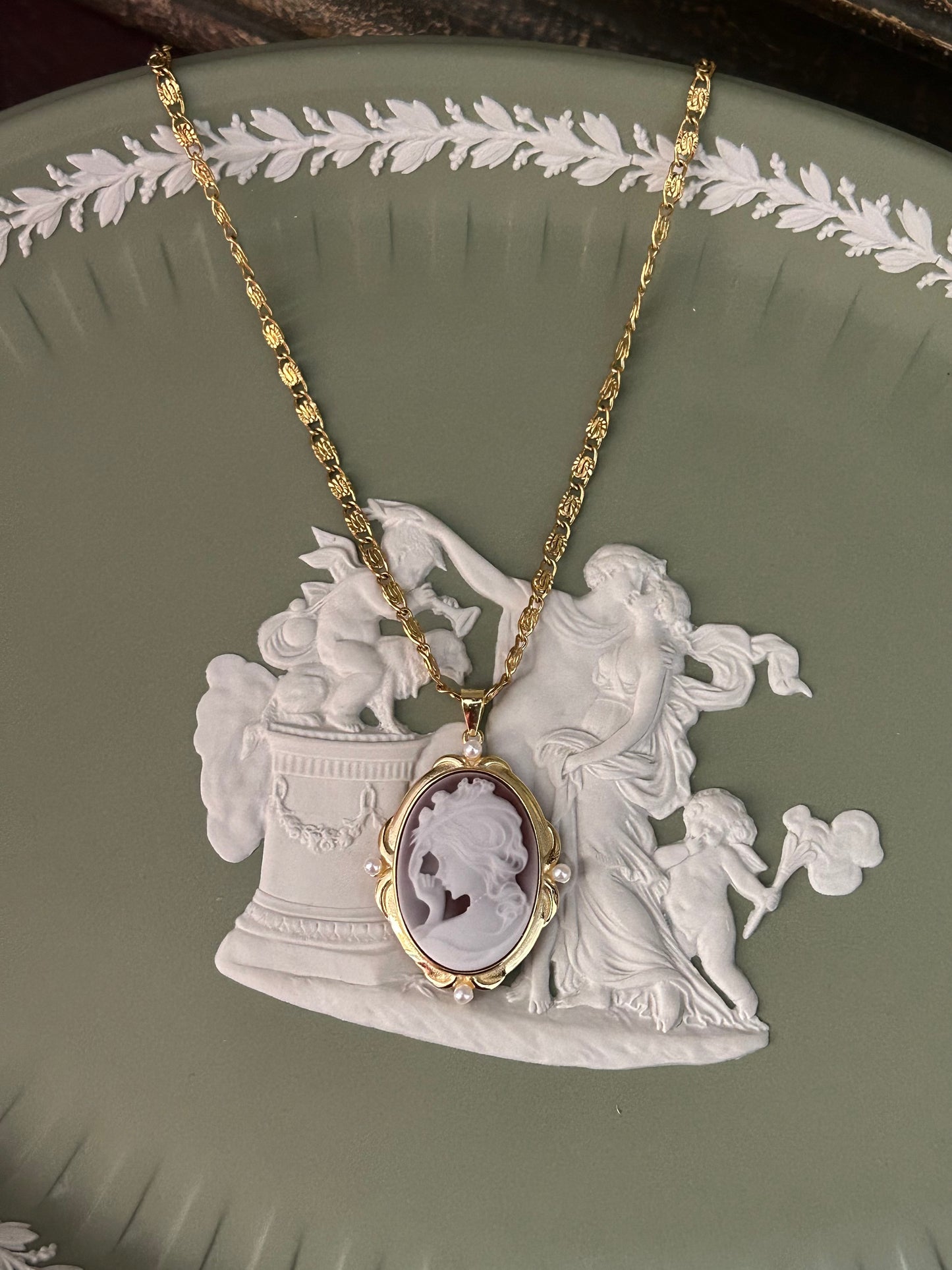 Sterling Silver Agate Cameo Lumachina Necklace