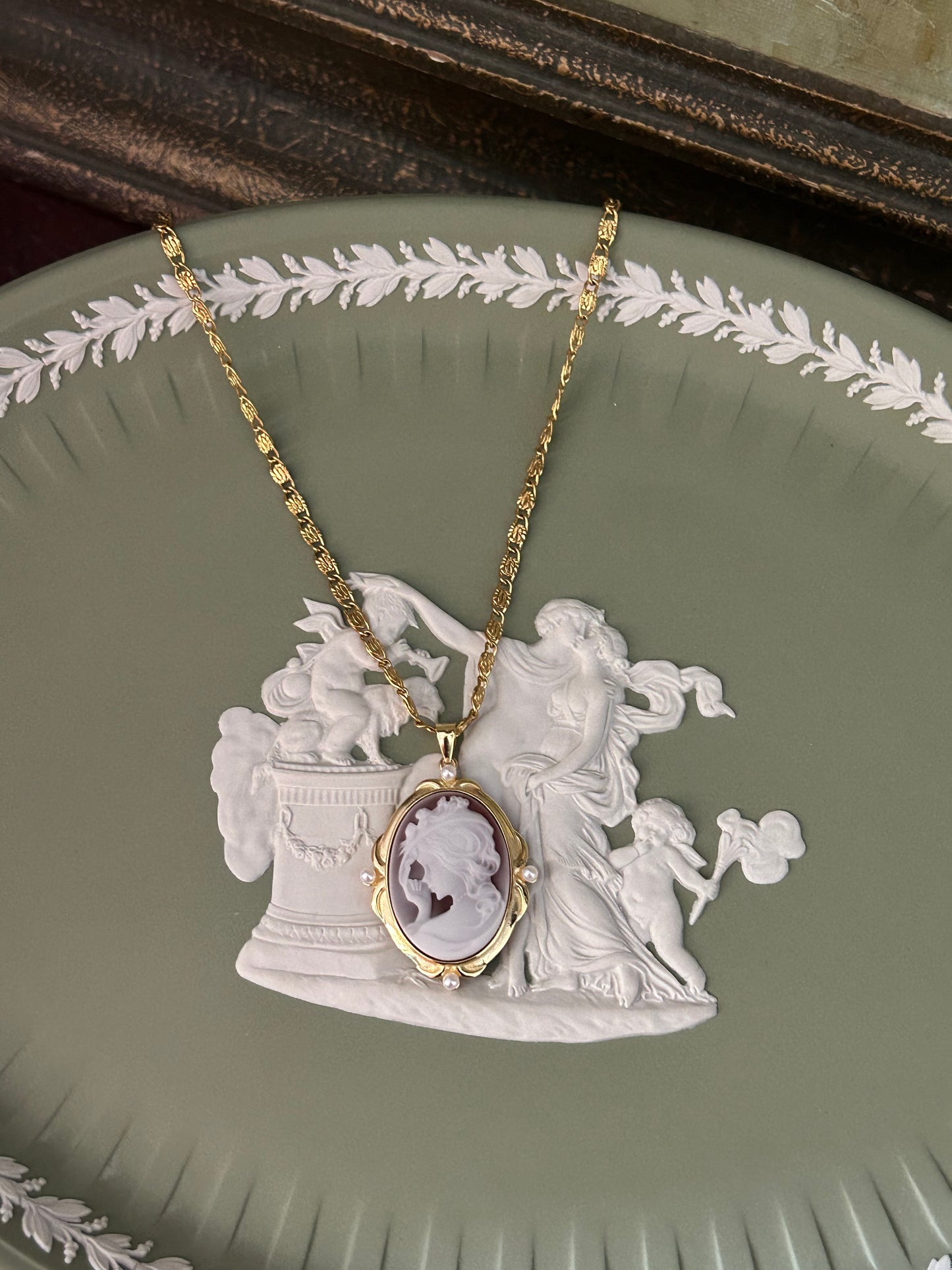 Sterling Silver Agate Cameo Lumachina Necklace
