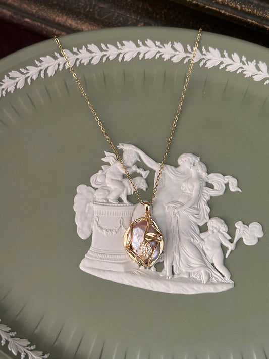 Aurelia Baroque Pearl Necklace & Earrings Set