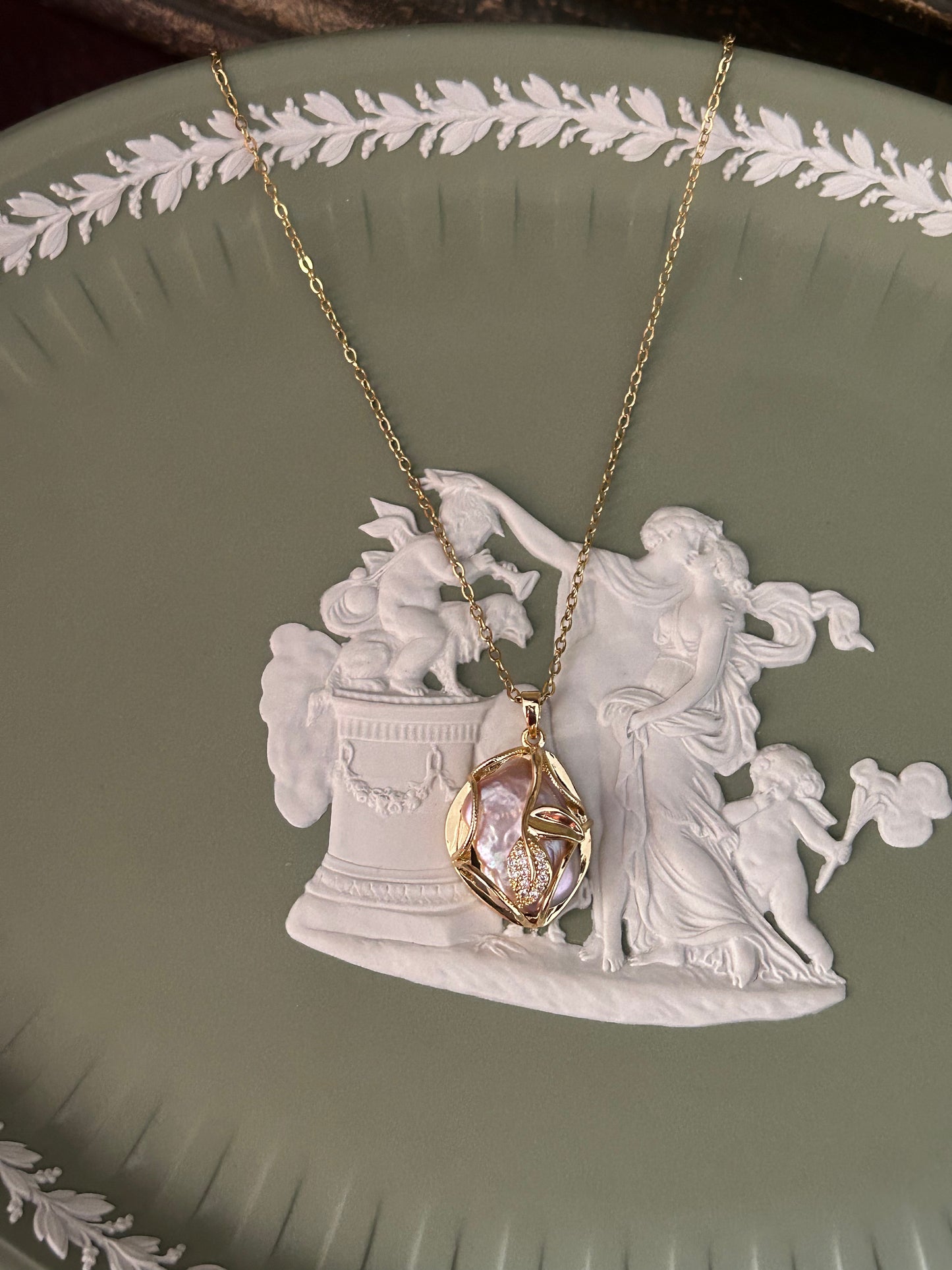 Aurelia Baroque Pearl Necklace & Earrings Set