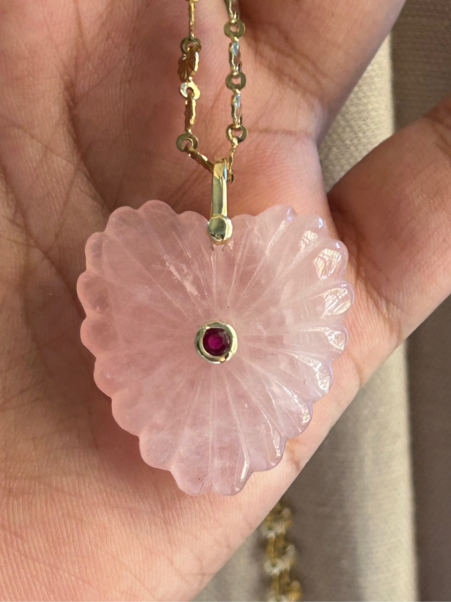 Heart Bloom Rose Quartz Necklace