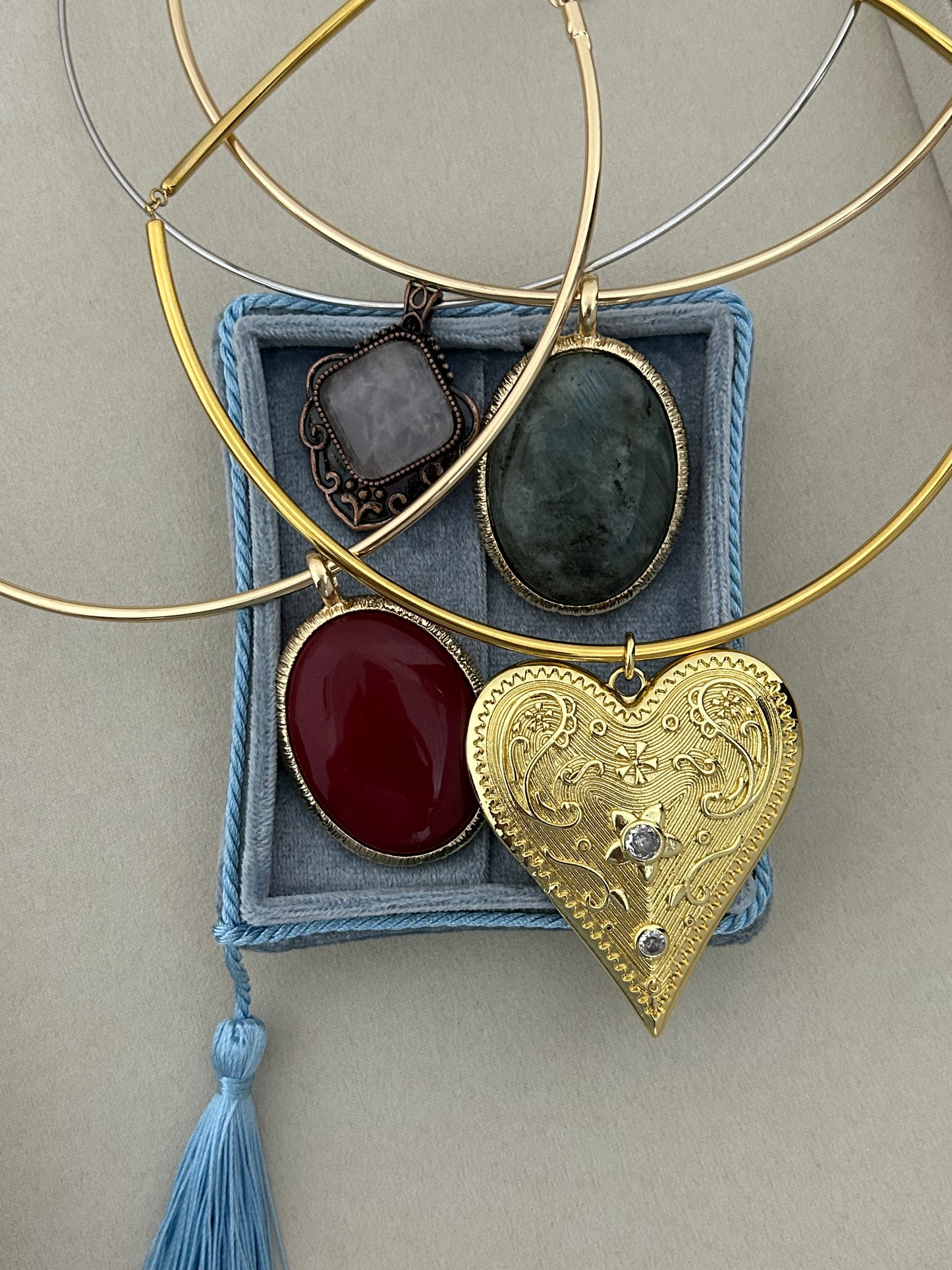 Valencia Vintage Style Heart Choker