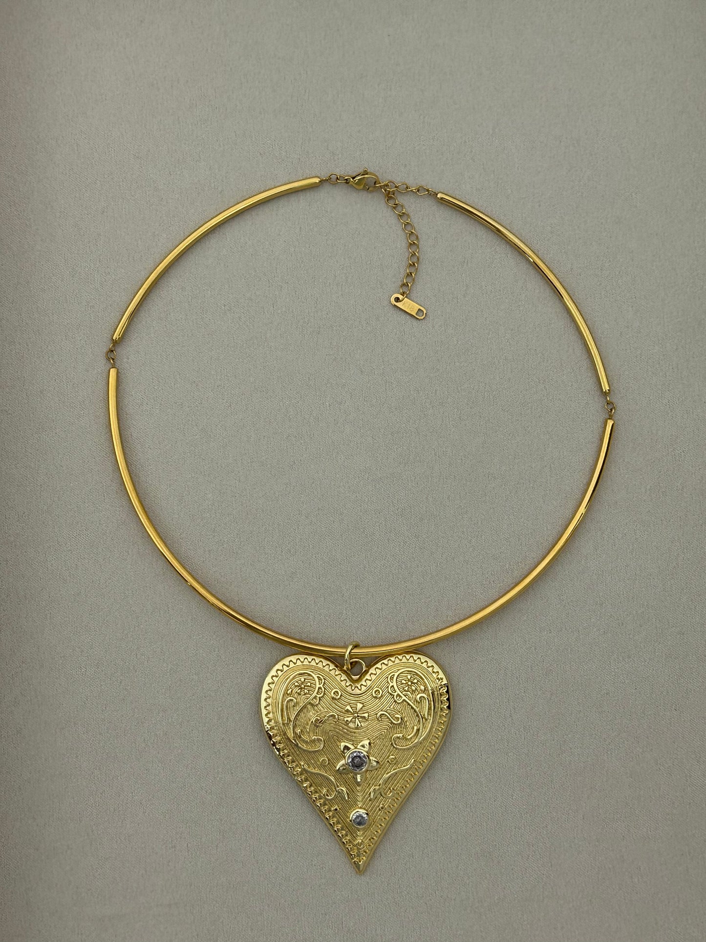 Valencia Vintage Style Heart Choker