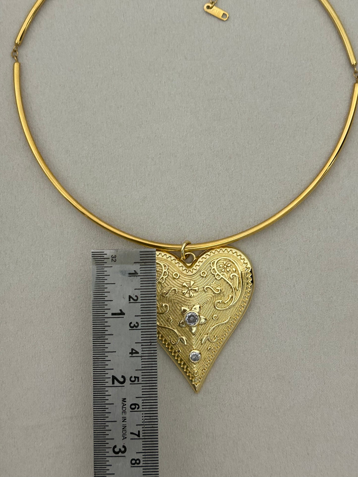 Valencia Vintage Style Heart Choker