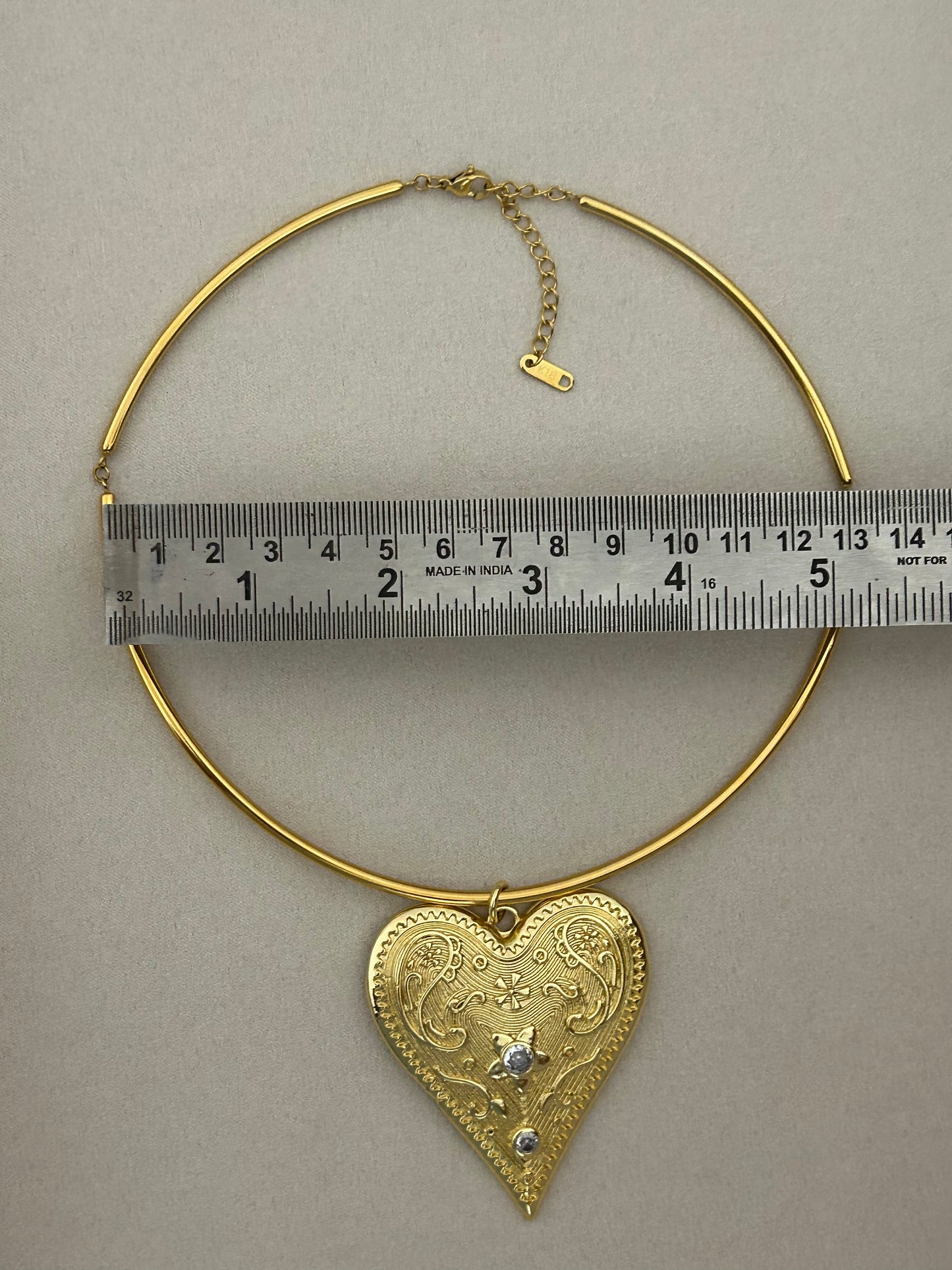 Valencia Vintage Style Heart Choker