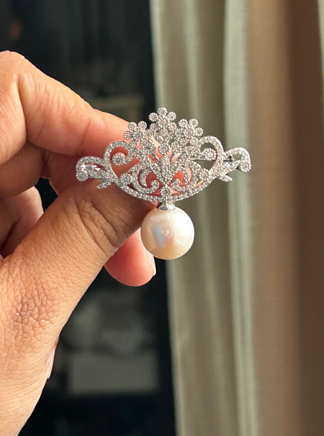 Noble Pearl Brooch