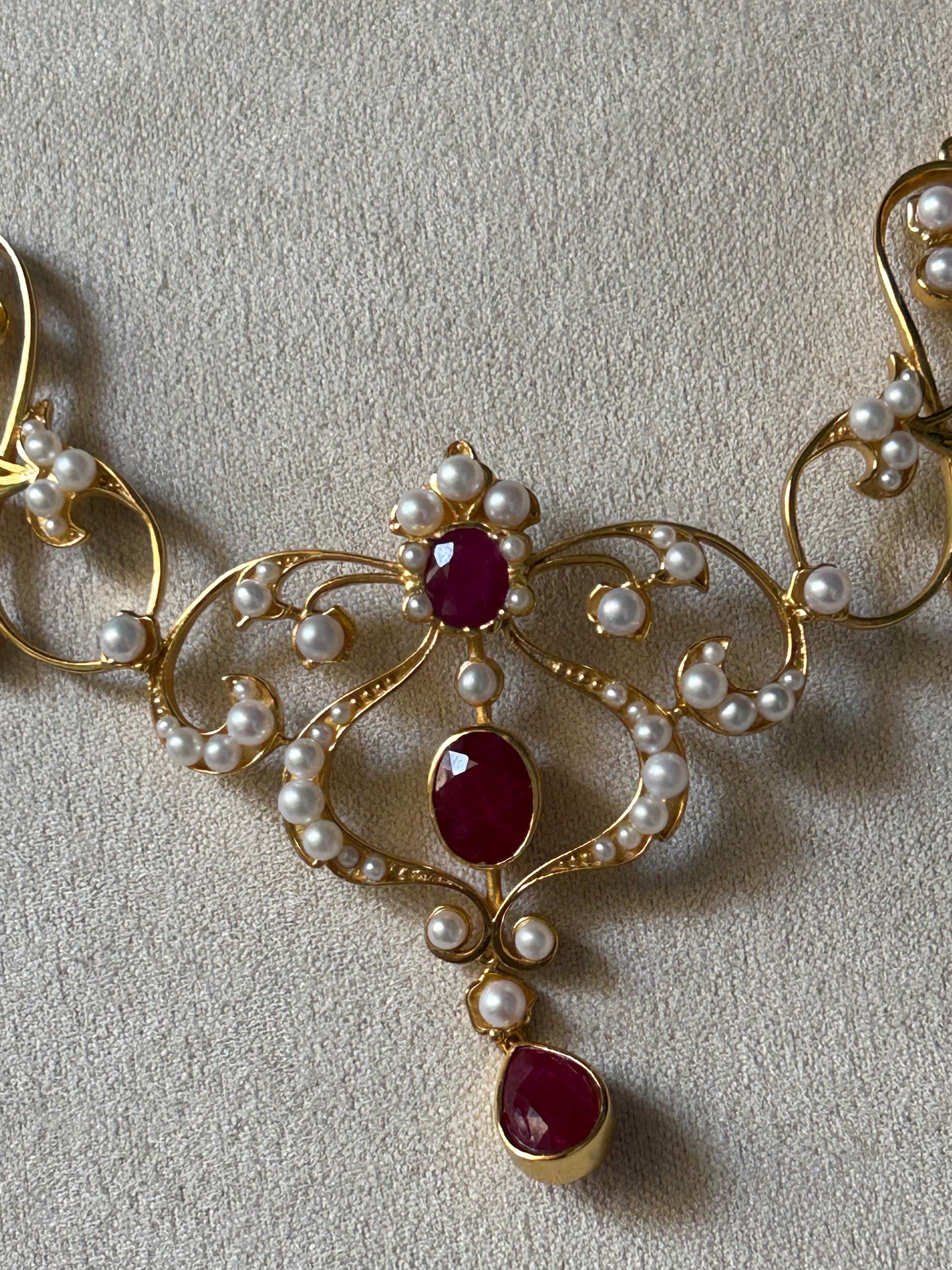 Nouvelle Vine Scroll Lavaliere ~ S925 Gold Plated