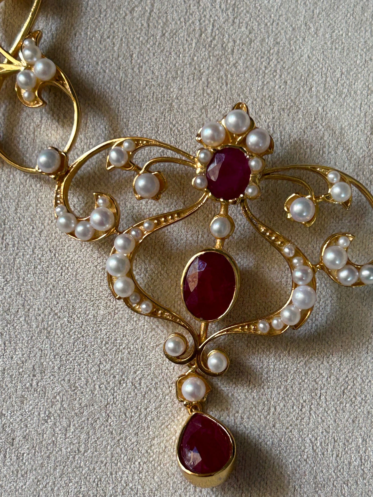 Nouvelle Vine Scroll Lavaliere ~ S925 Gold Plated