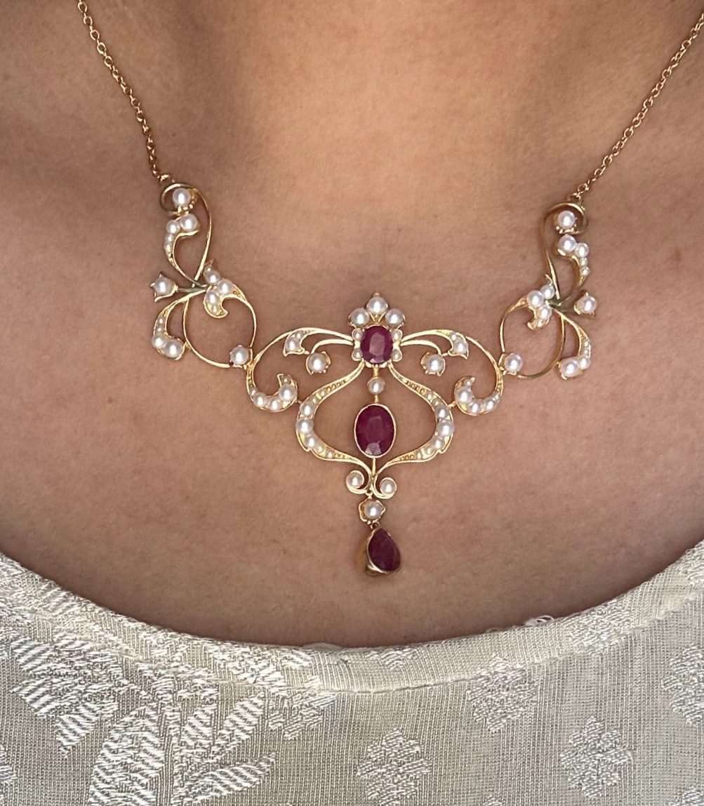 Nouvelle Vine Scroll Lavaliere ~ S925 Gold Plated