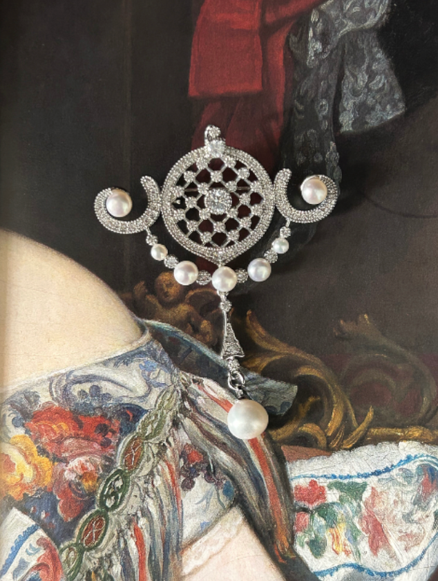 The Satin Rhythm Palace Brooch Cum Pendant
